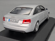 Modellautos 1:43 Minichamps Audi A6 Eissilber Metallic mit Dealer OVP