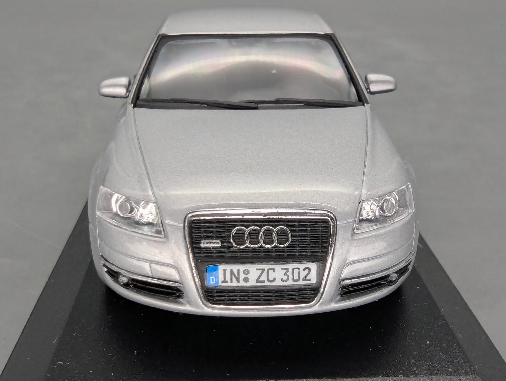 Modellautos 1:43 Minichamps Audi A6 Eissilber Metallic mit Dealer OVP