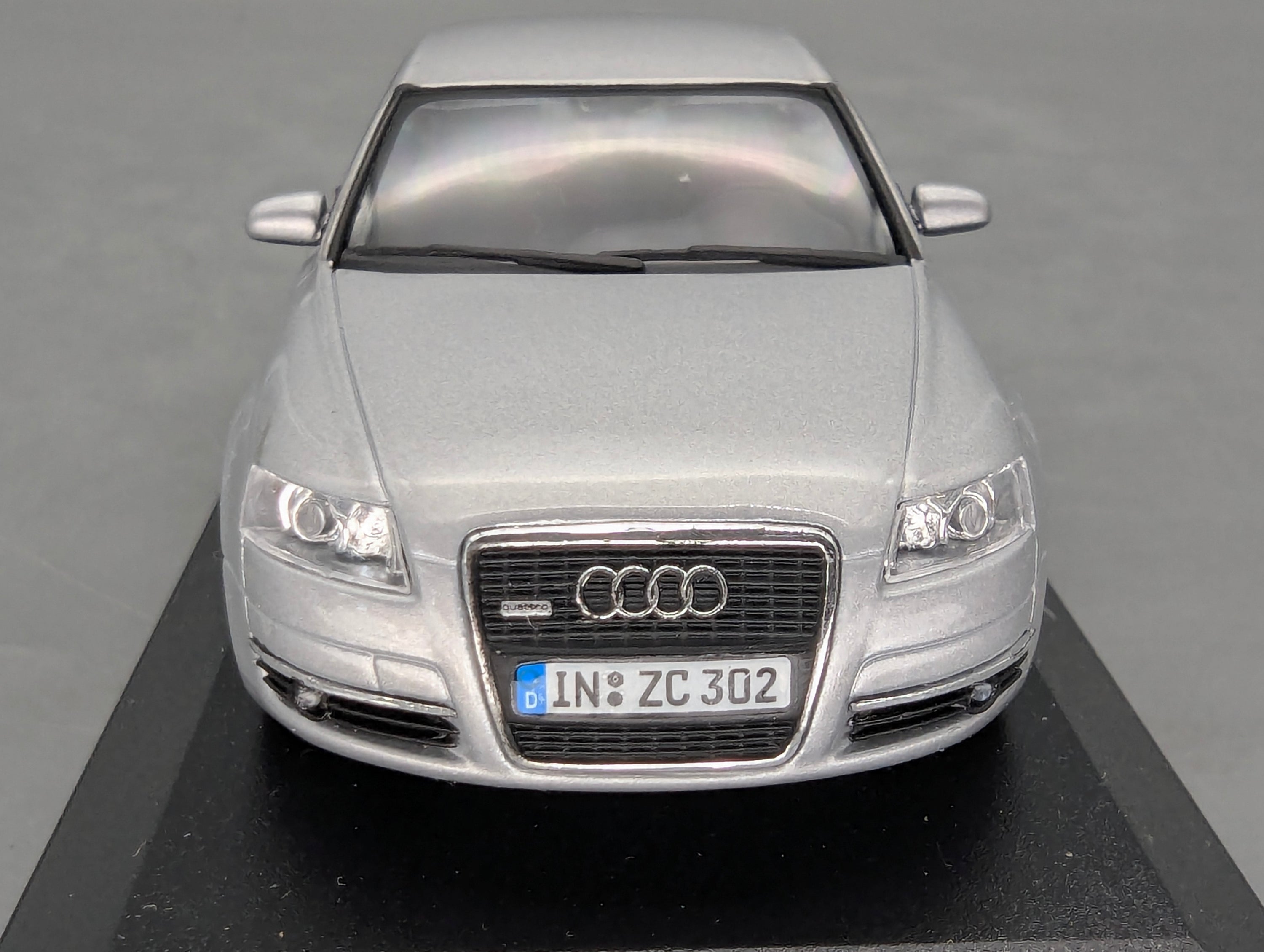 Modellautos 1:43 Minichamps Audi A6 Eissilber Metallic mit Dealer OVP