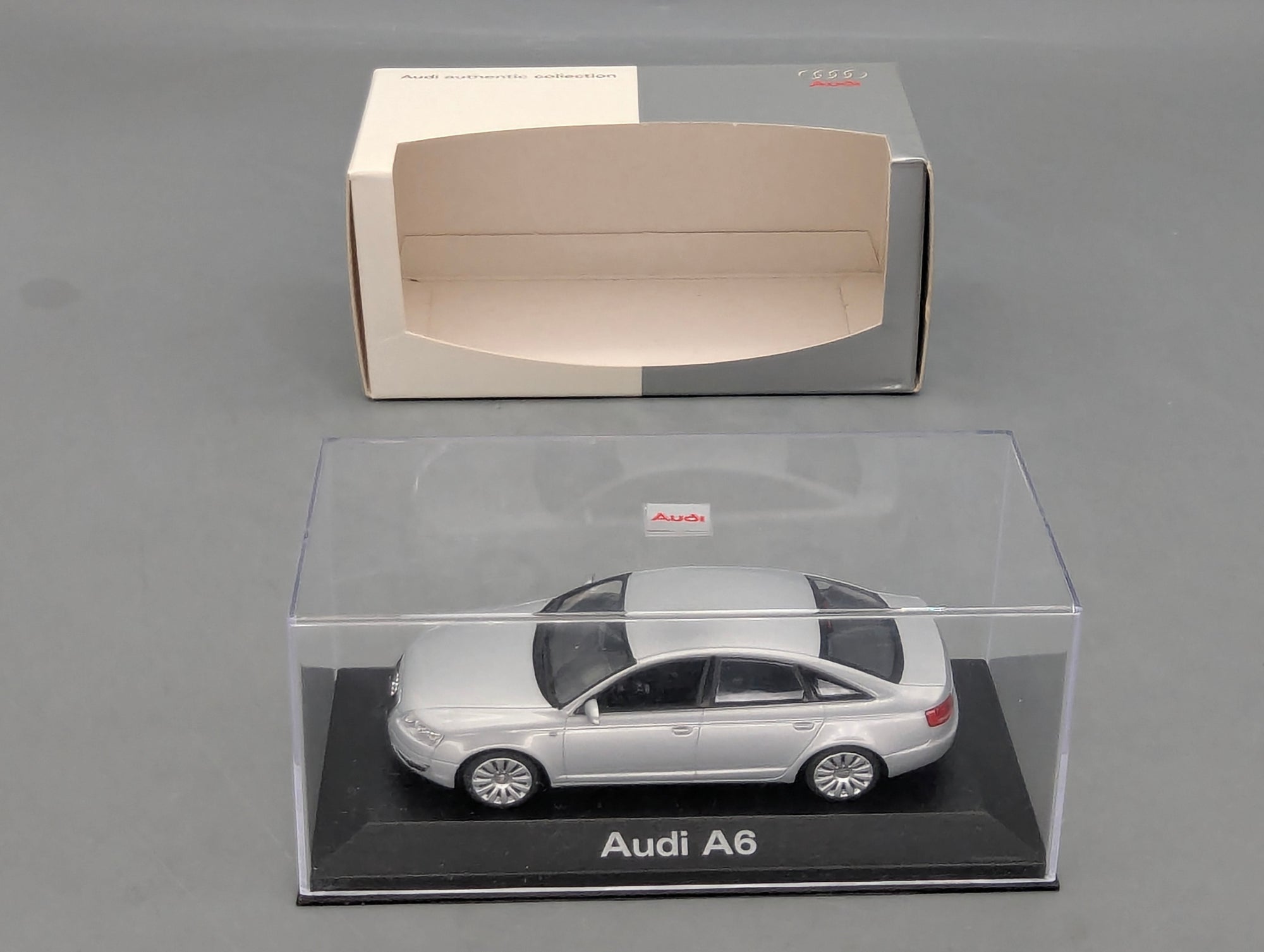 Modellautos 1:43 Minichamps Audi A6 Eissilber Metallic mit Dealer OVP