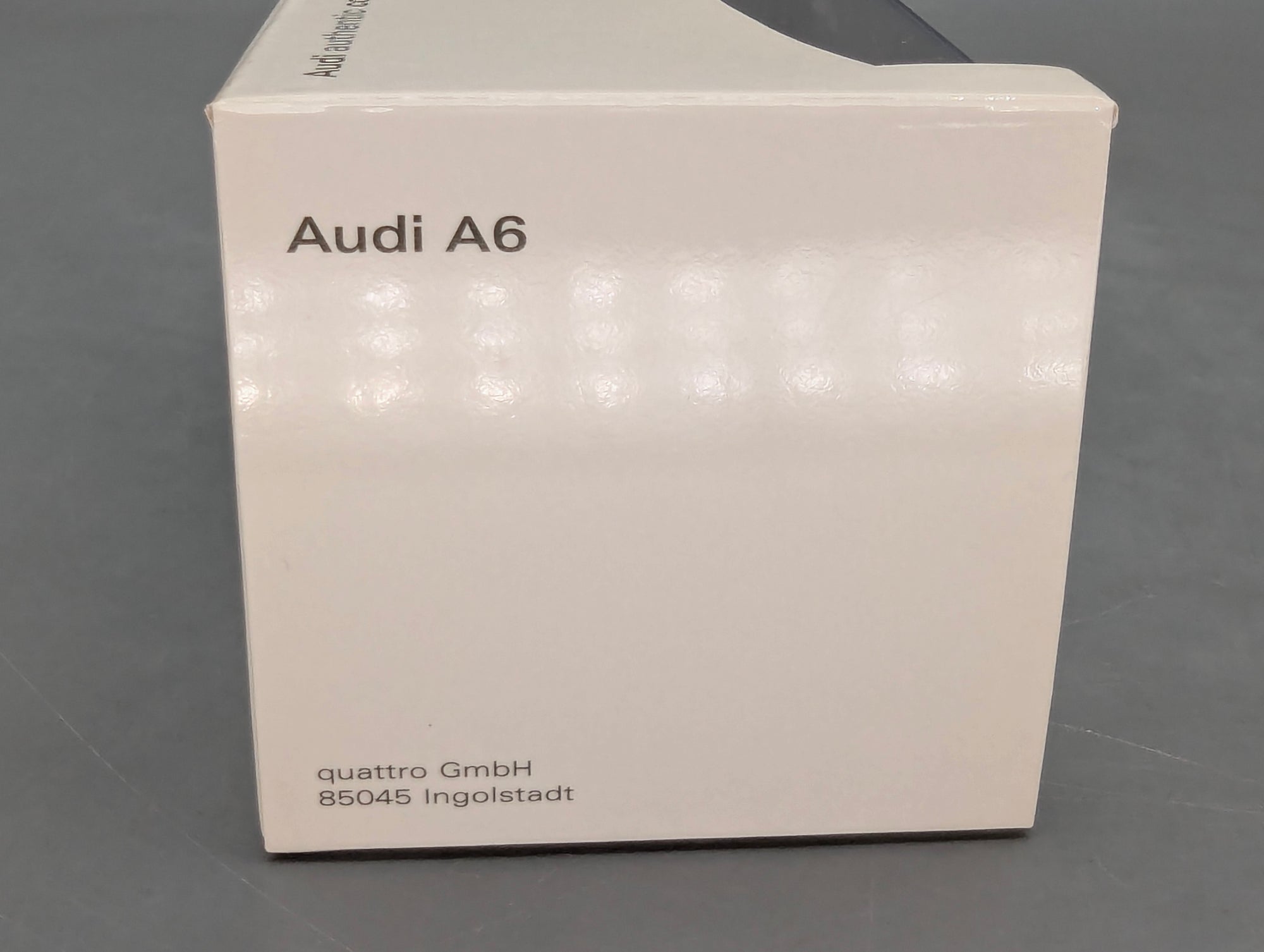 Modellautos 1:43 Minichamps Audi A6 Eissilber Metallic mit Dealer OVP