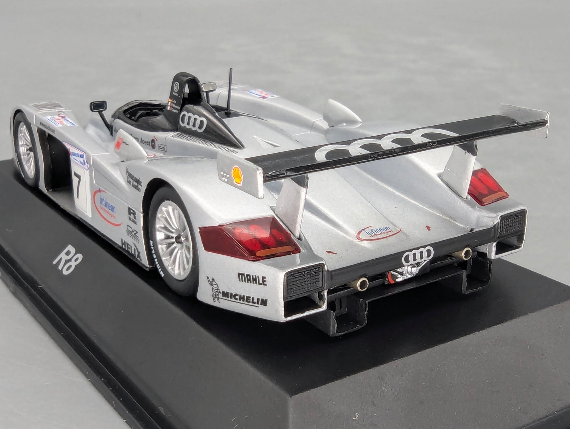Modellautos 1:43 Minichamps Audi R8 24h Le Mans 2000 Silber #7 mit Dealer OVP
