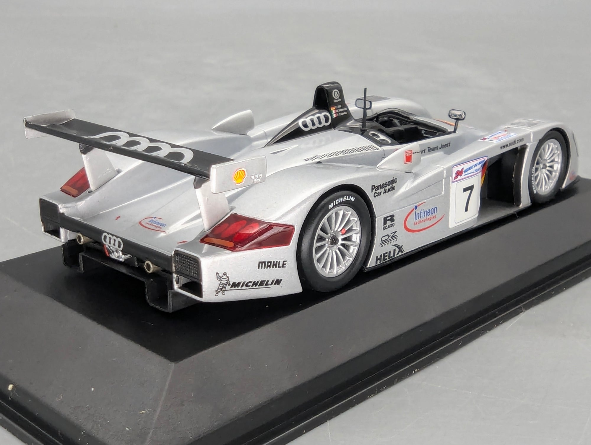 Modellautos 1:43 Minichamps Audi R8 24h Le Mans 2000 Silber #7 mit Dealer OVP