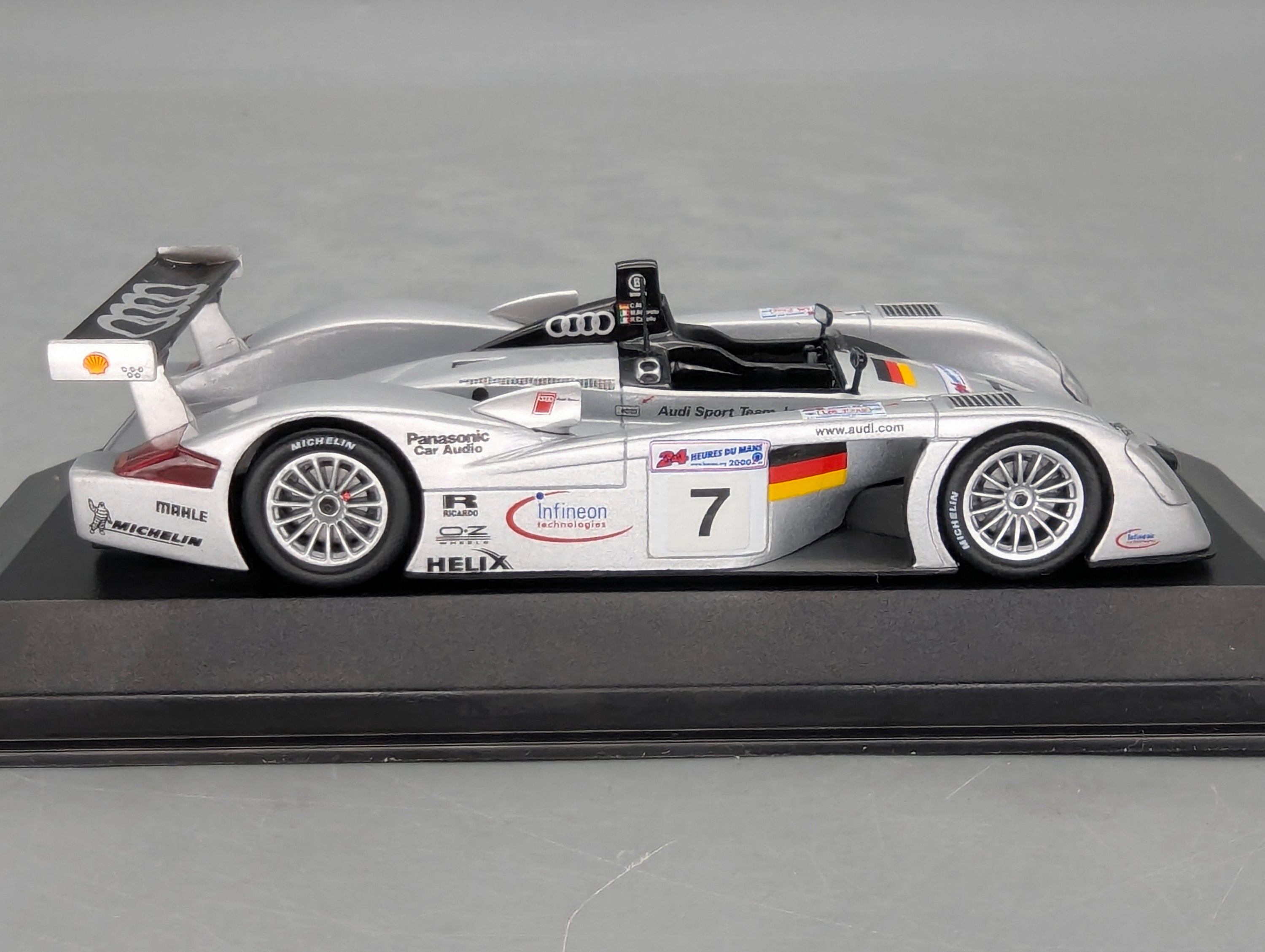 Modellautos 1:43 Minichamps Audi R8 24h Le Mans 2000 Silber #7 mit Dealer OVP