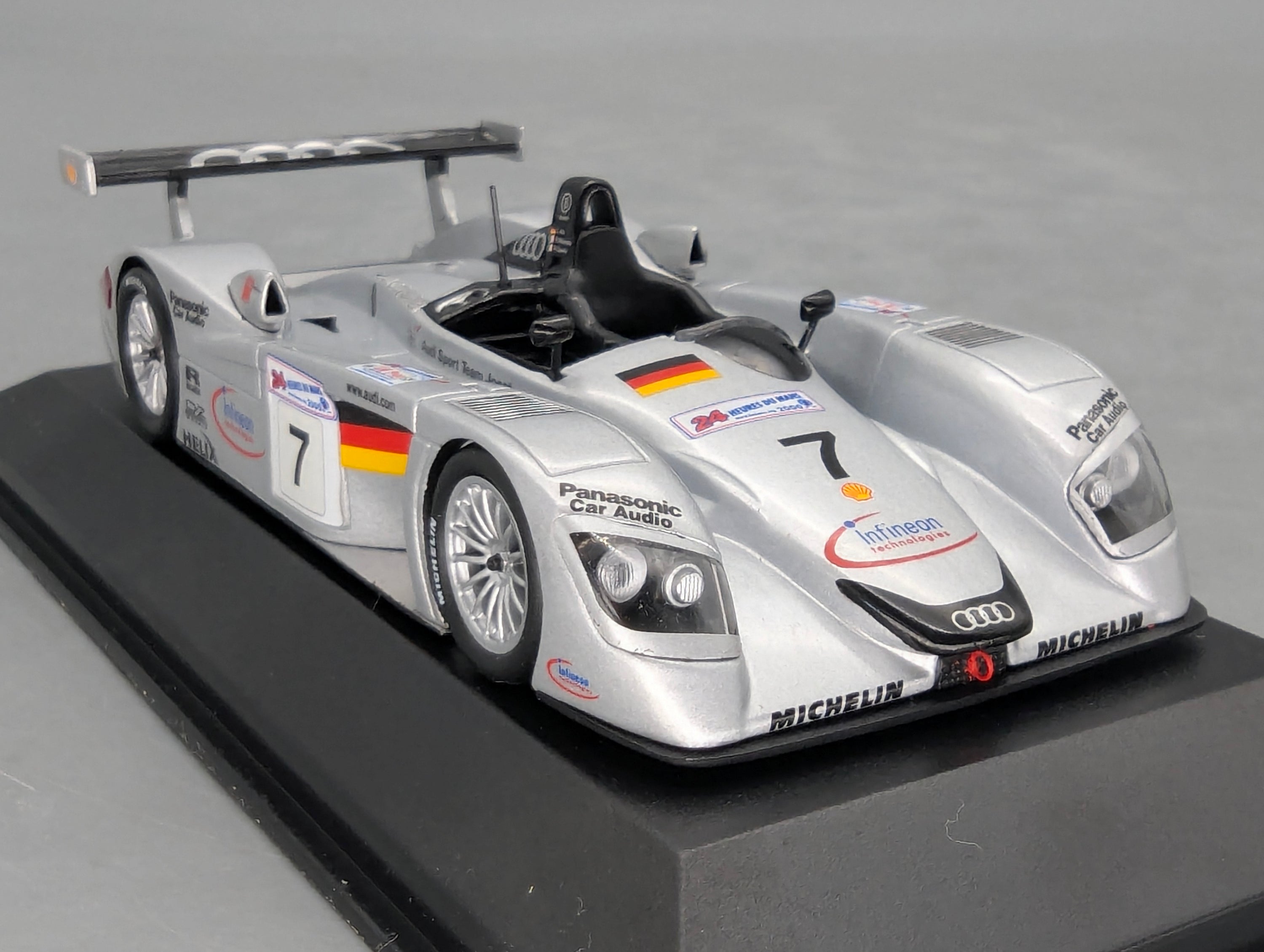 Modellautos 1:43 Minichamps Audi R8 24h Le Mans 2000 Silber #7 mit Dealer OVP
