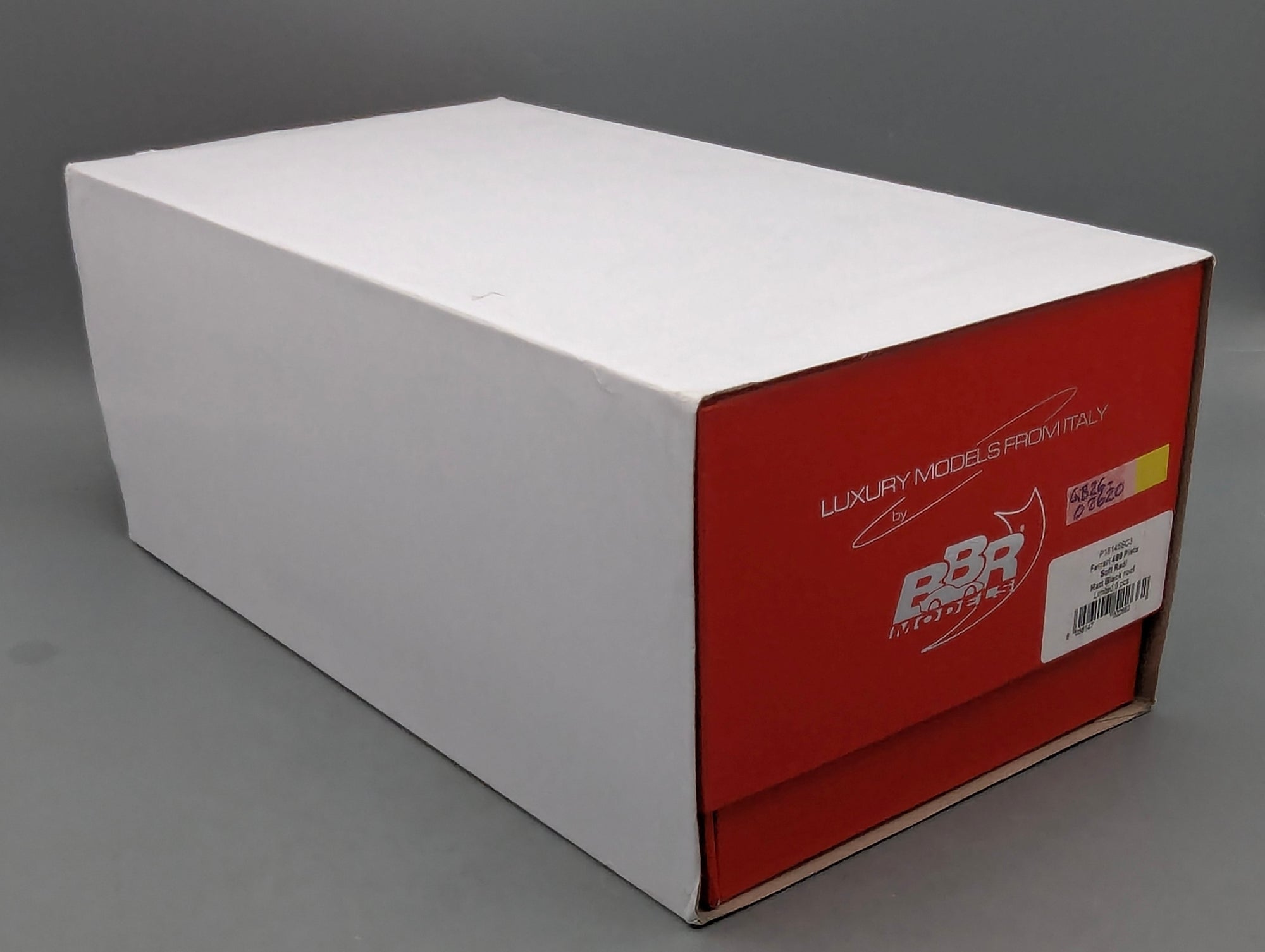 Modellautos 1:18 BBR Ferrari 488 Pista Soft Red Ltd 05/05 mit Lederplatte Vitrine OVP
