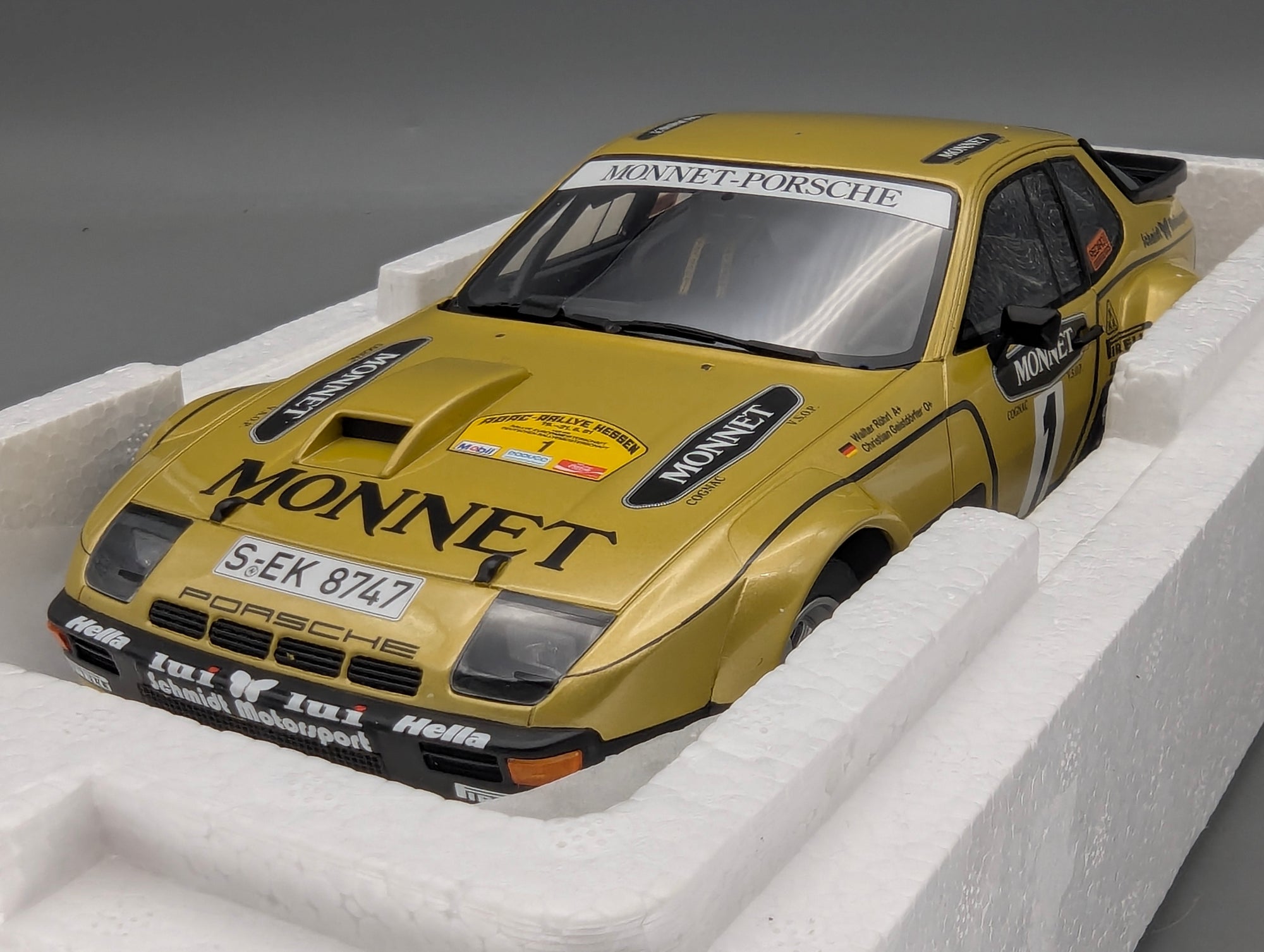 Modellautos 1:18 Otto OT442 Porsche 924 Carrera GT Gr. 4 #1  W. Röhrl mit OVP