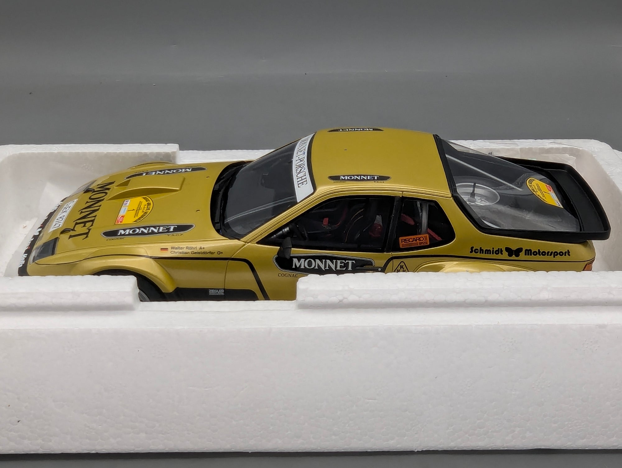Modellautos 1:18 Otto OT442 Porsche 924 Carrera GT Gr. 4 #1  W. Röhrl mit OVP