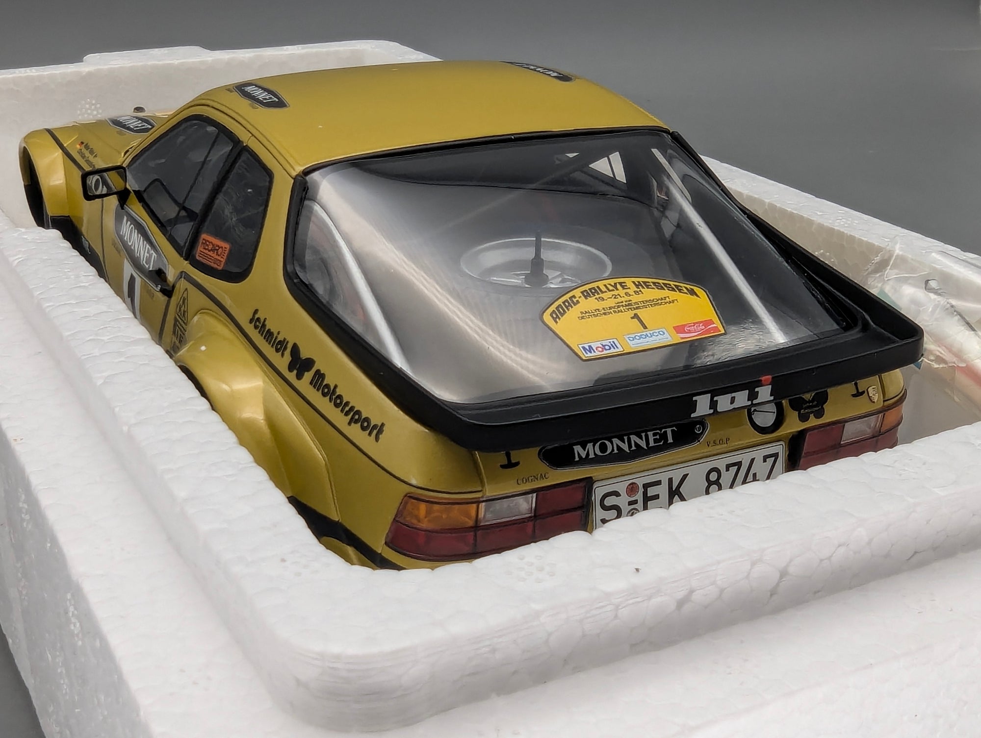 Modellautos 1:18 Otto OT442 Porsche 924 Carrera GT Gr. 4 #1  W. Röhrl mit OVP