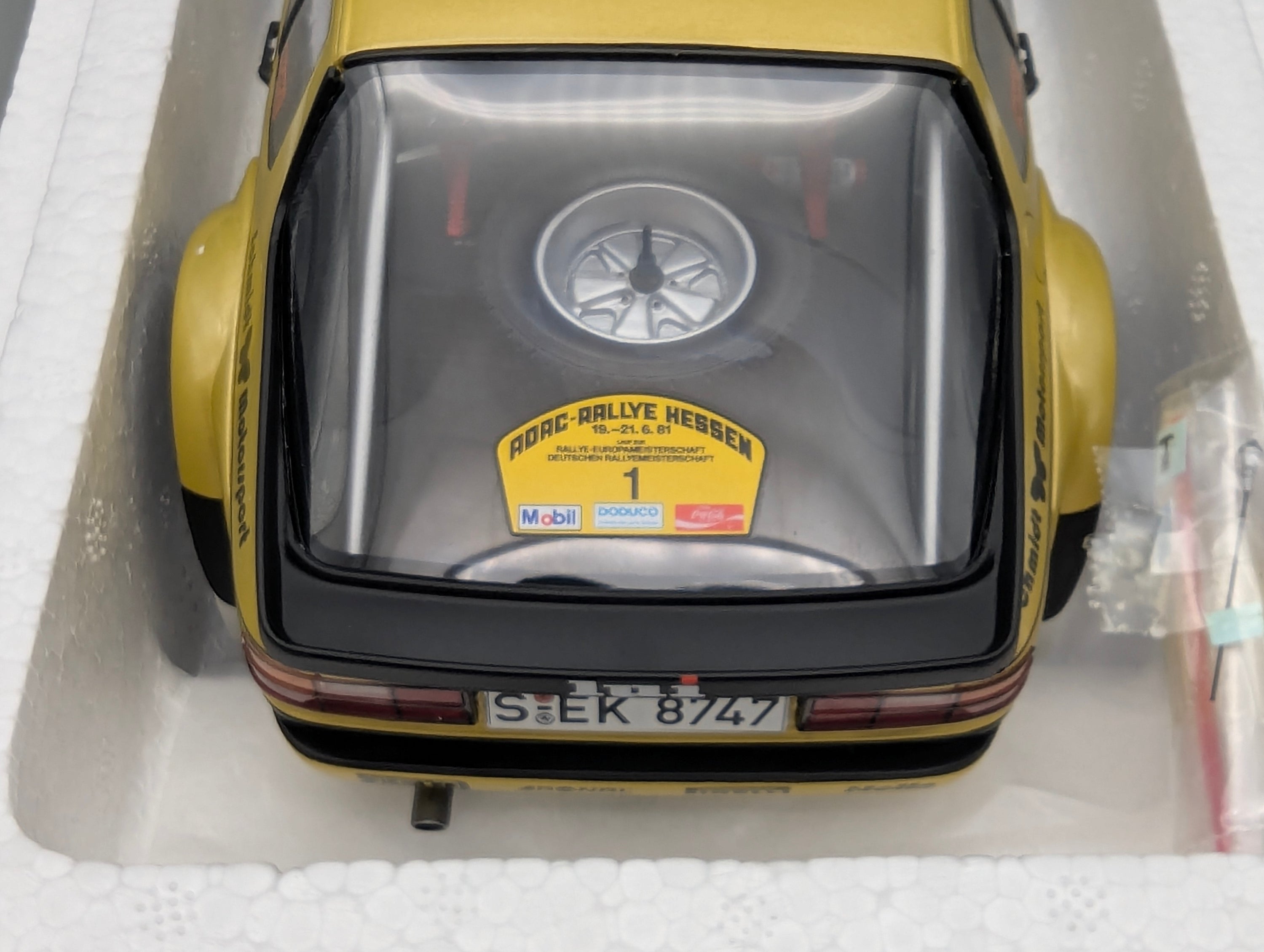 Modellautos 1:18 Otto OT442 Porsche 924 Carrera GT Gr. 4 #1  W. Röhrl mit OVP