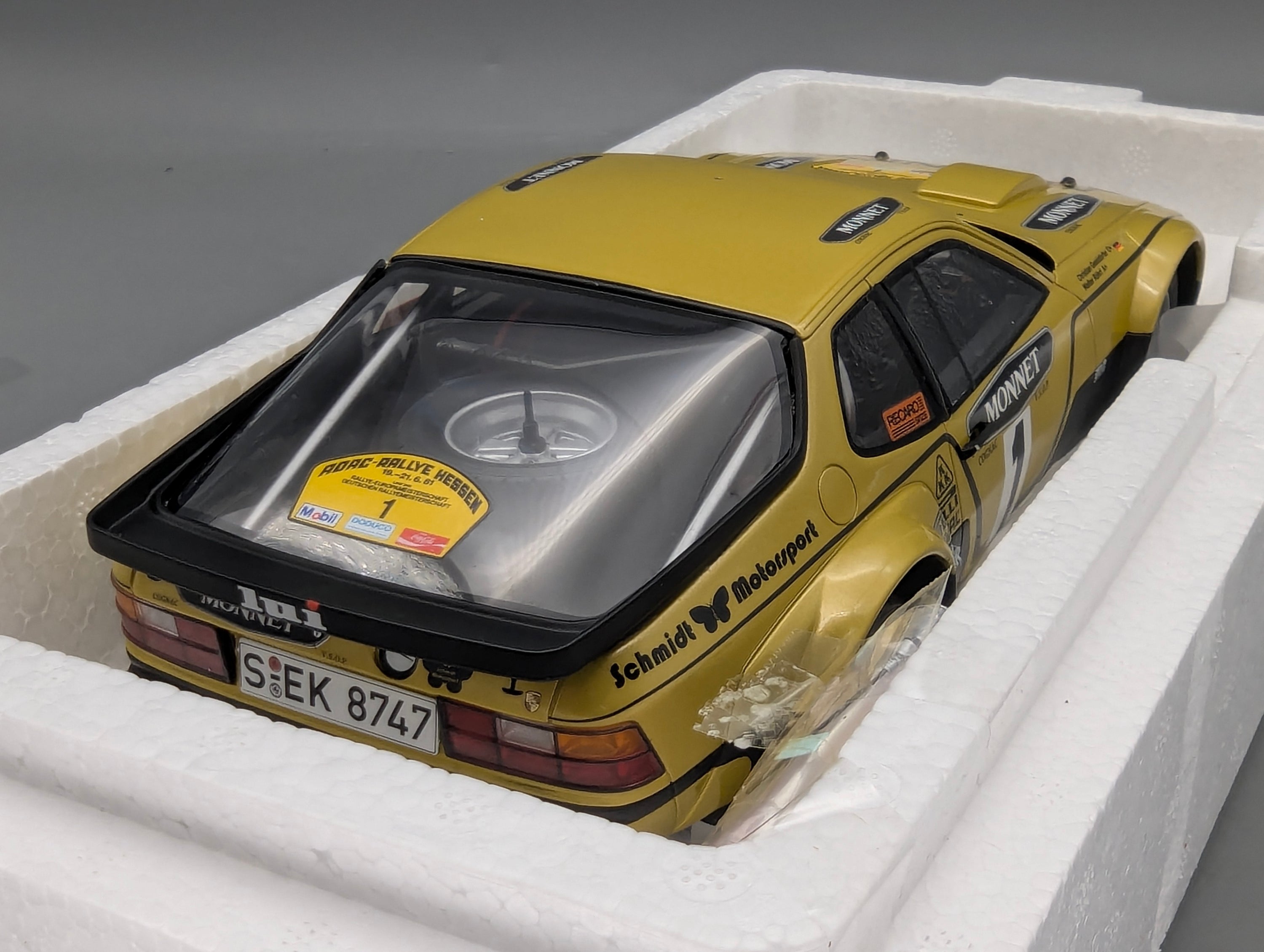 Modellautos 1:18 Otto OT442 Porsche 924 Carrera GT Gr. 4 #1  W. Röhrl mit OVP
