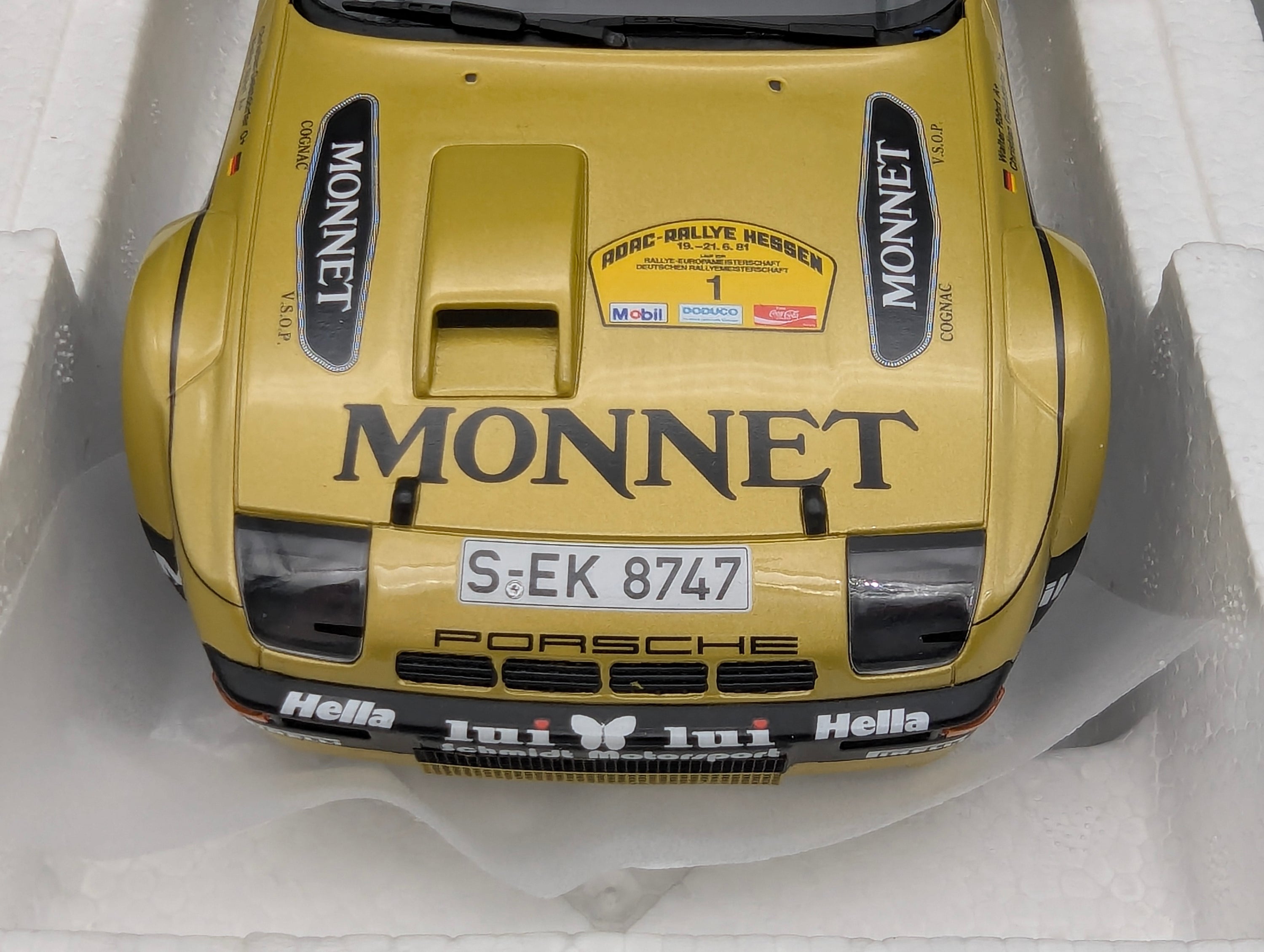 Modellautos 1:18 Otto OT442 Porsche 924 Carrera GT Gr. 4 #1  W. Röhrl mit OVP