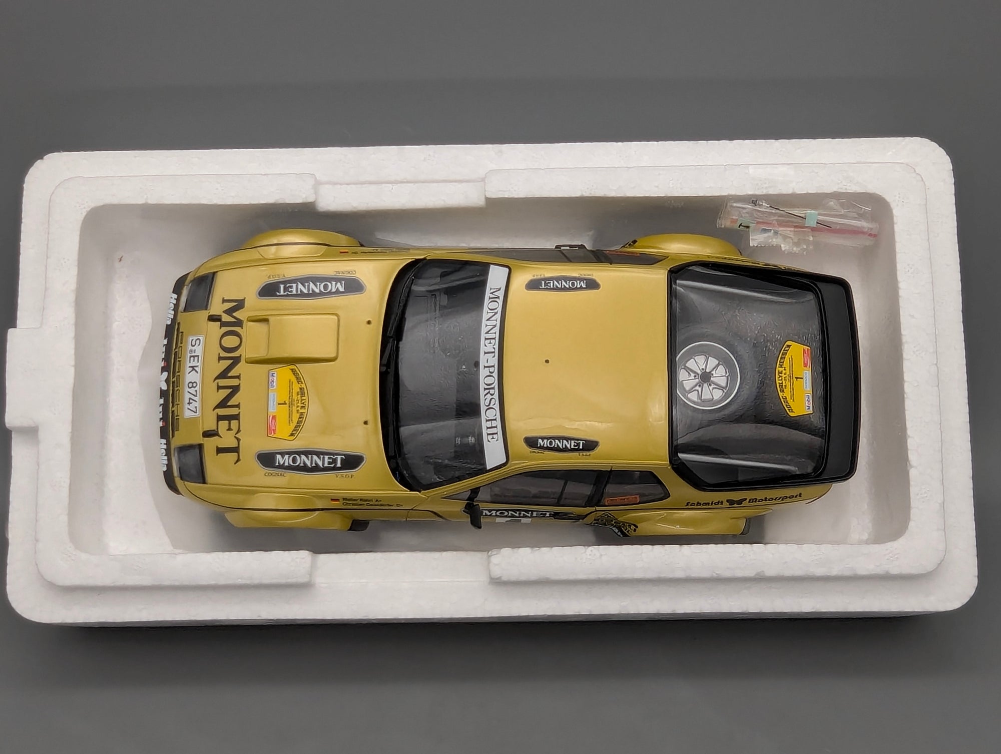 Modellautos 1:18 Otto OT442 Porsche 924 Carrera GT Gr. 4 #1  W. Röhrl mit OVP