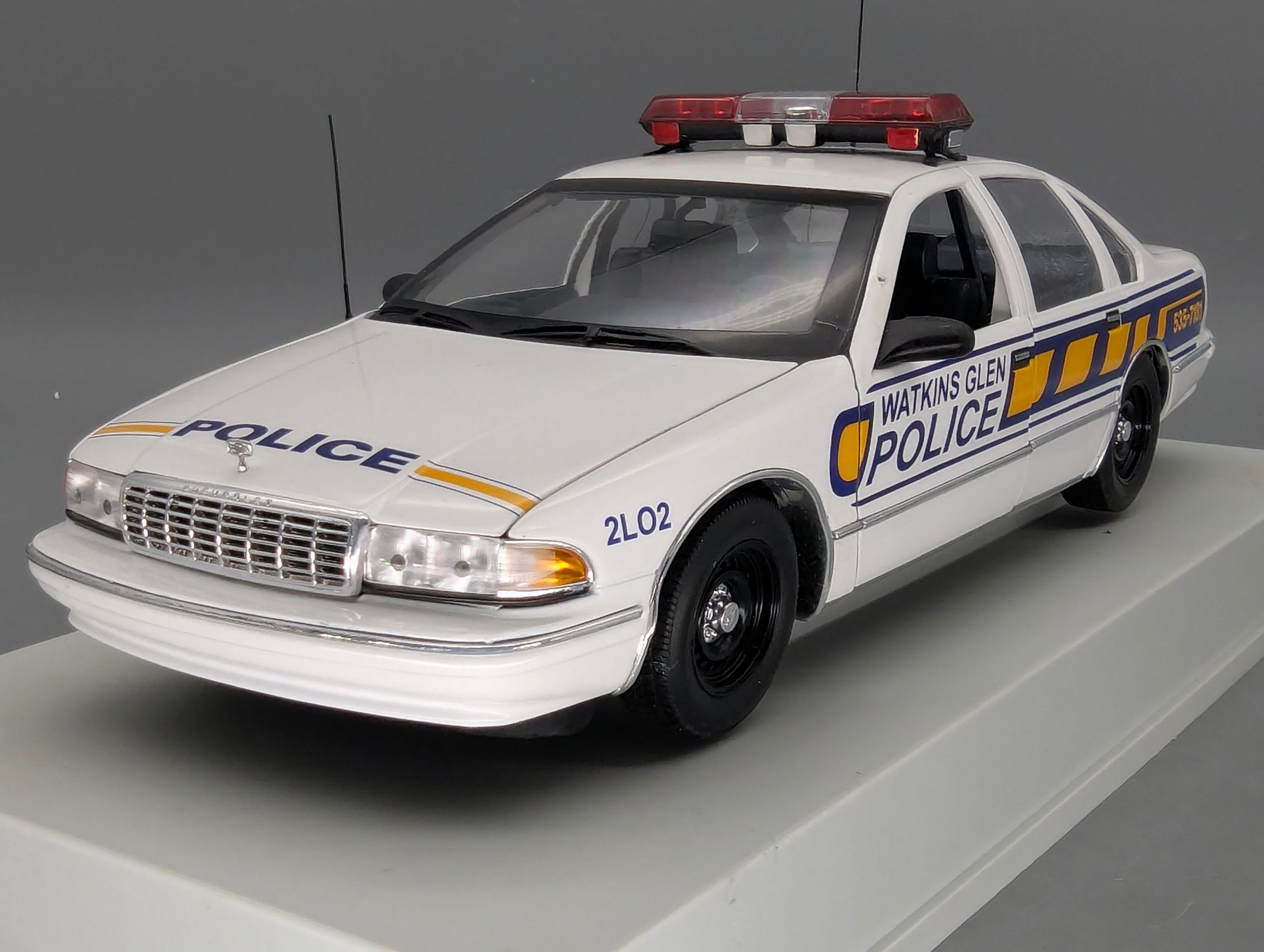 Modellautos 1:18 UT Models 21028 Chevrolet Caprice Watkins Glen Police mit OVP