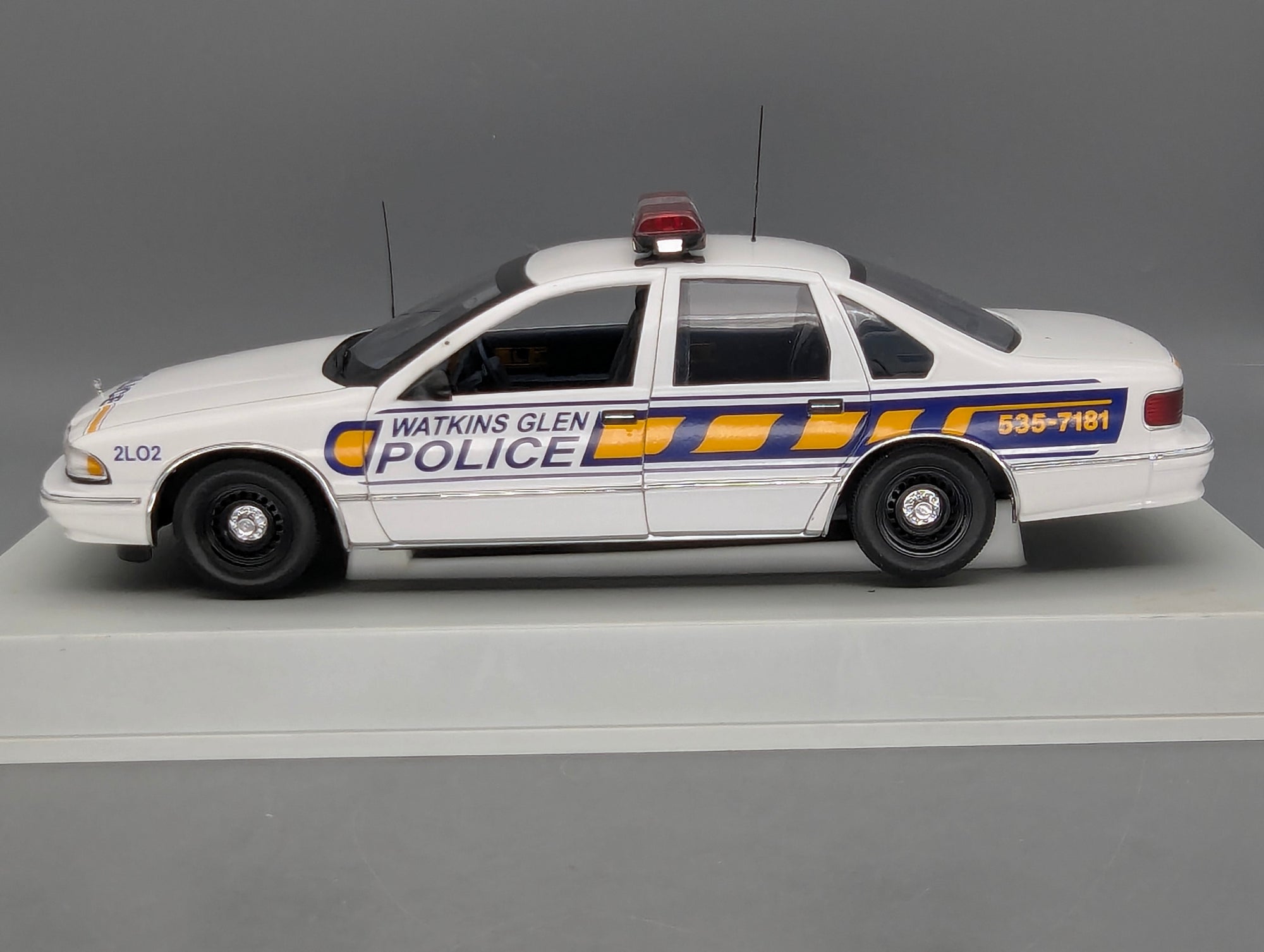 Modellautos 1:18 UT Models 21028 Chevrolet Caprice Watkins Glen Police mit OVP