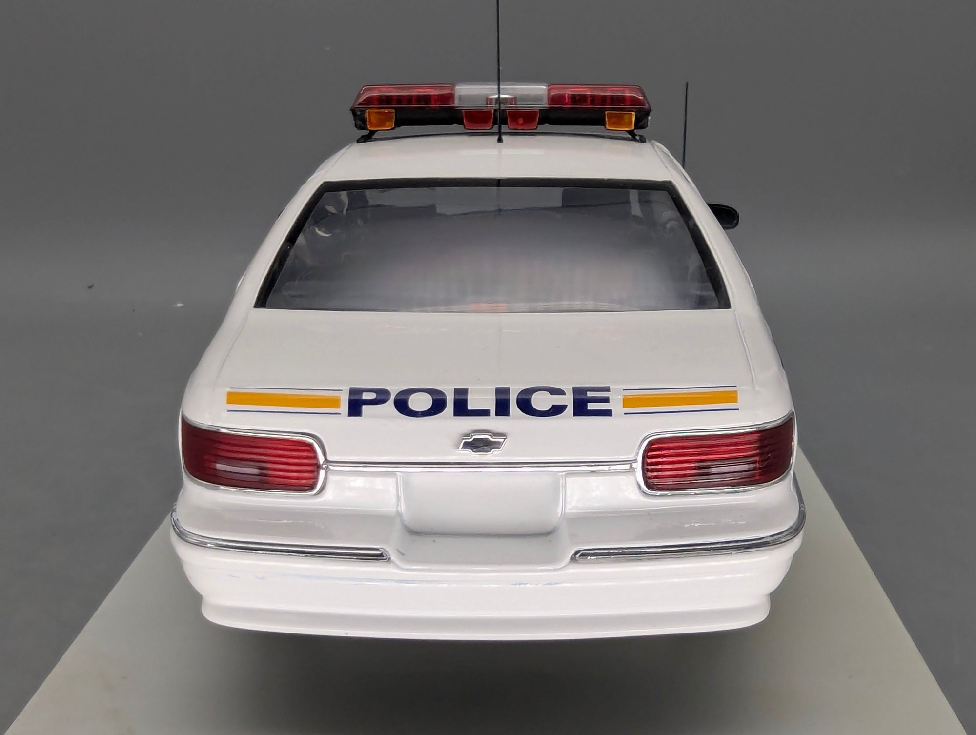 Modellautos 1:18 UT Models 21028 Chevrolet Caprice Watkins Glen Police mit OVP