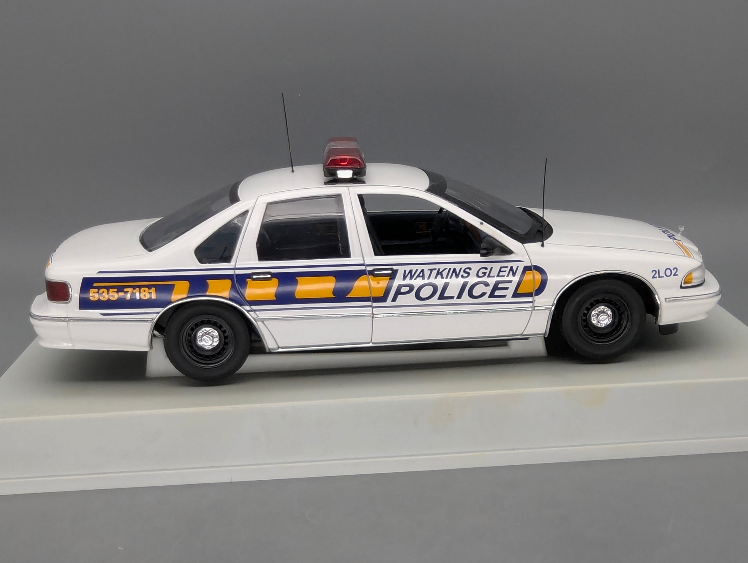 Modellautos 1:18 UT Models 21028 Chevrolet Caprice Watkins Glen Police mit OVP