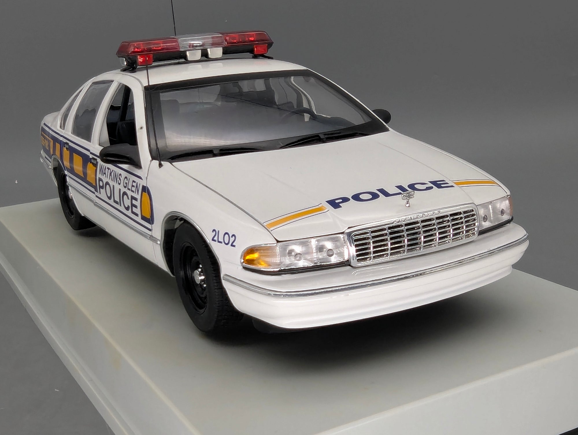 Modellautos 1:18 UT Models 21028 Chevrolet Caprice Watkins Glen Police mit OVP