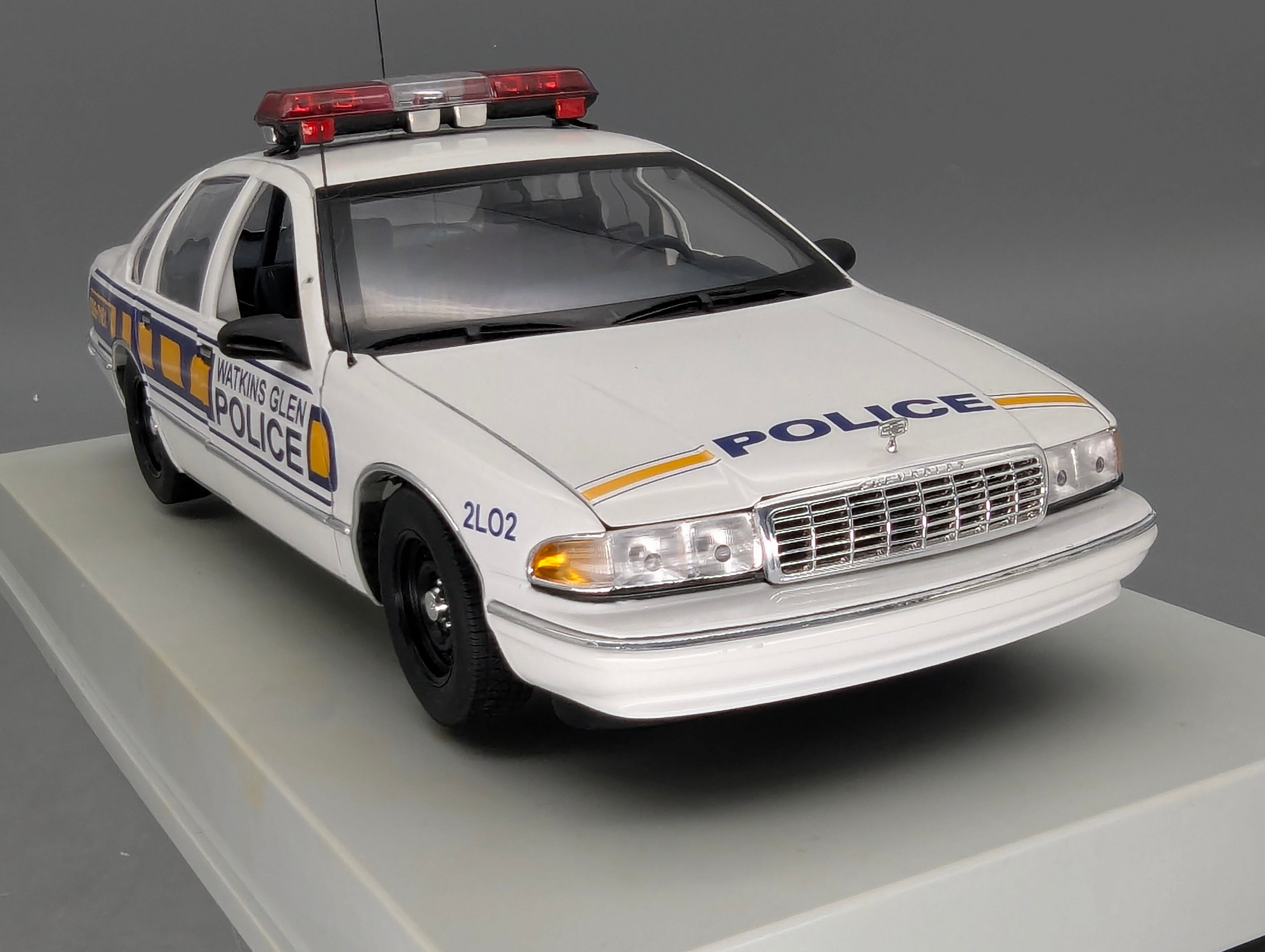 Modellautos 1:18 UT Models 21028 Chevrolet Caprice Watkins Glen Police mit OVP