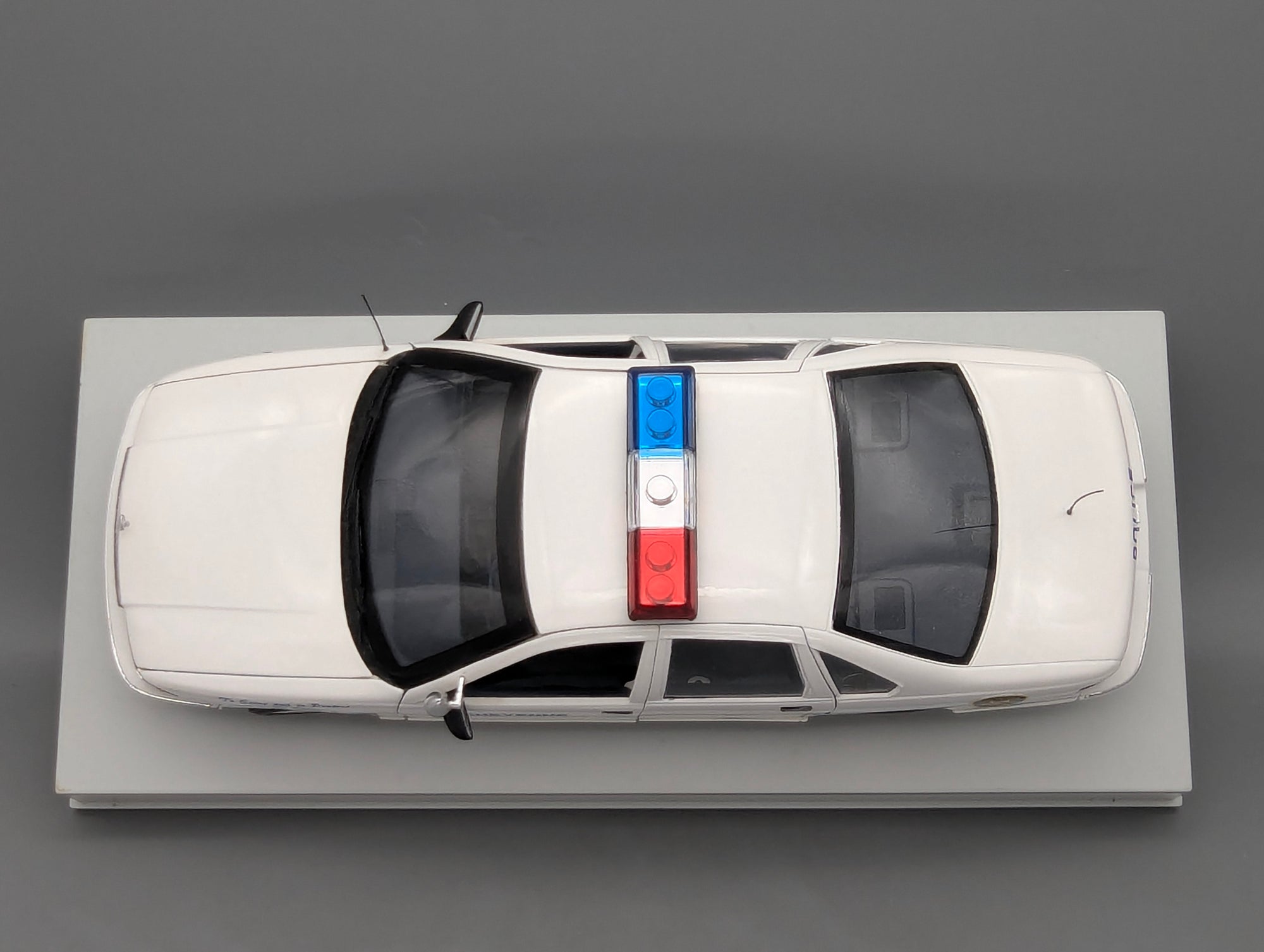 Modellautos 1:18 UT Models 21025 Chevrolet Caprice Cheyenne Police Car mit OVP