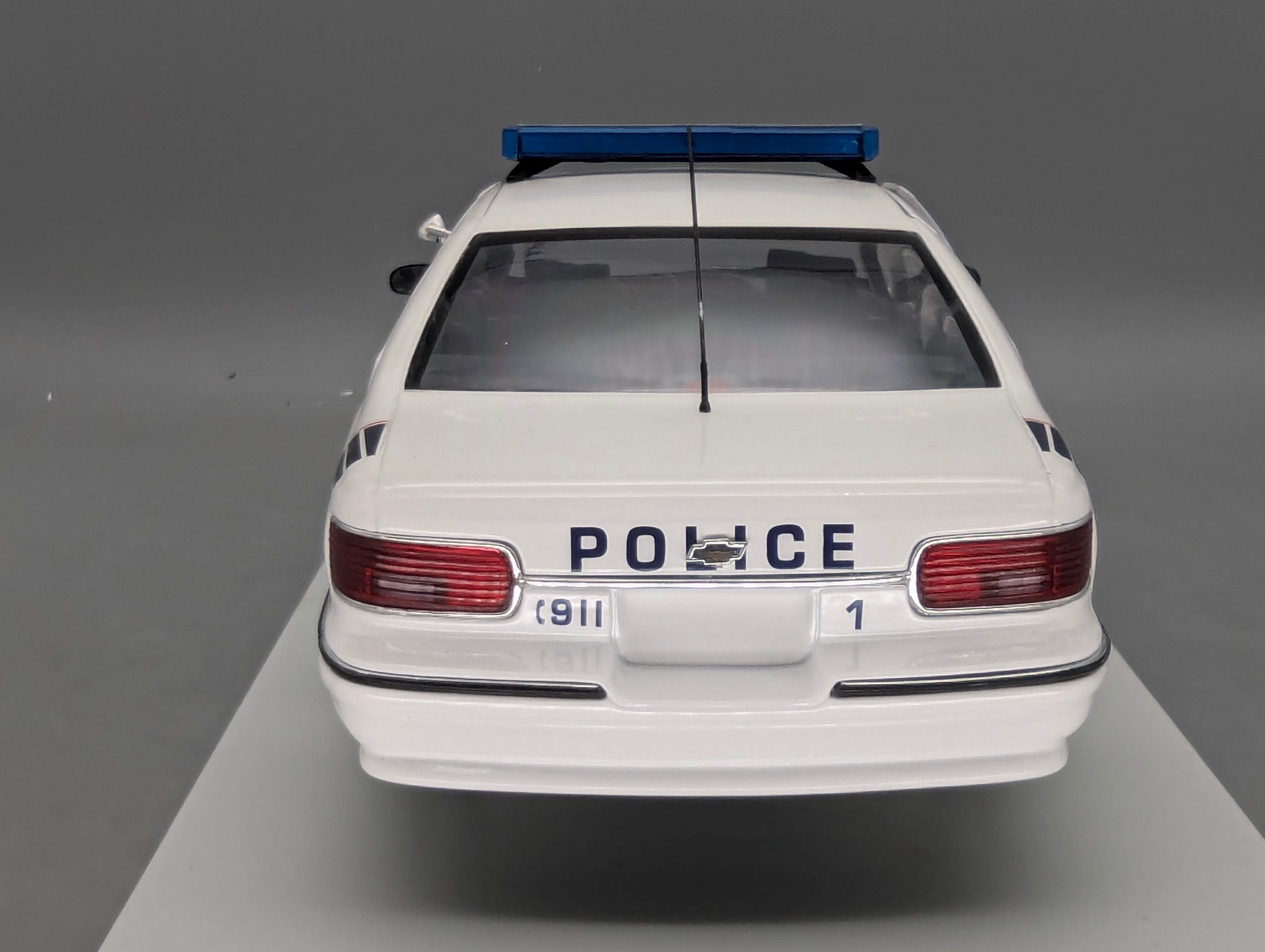 Modellautos 1:18 UT Models 21053 Chevrolet Caprice Asheville Police Car mit OVP