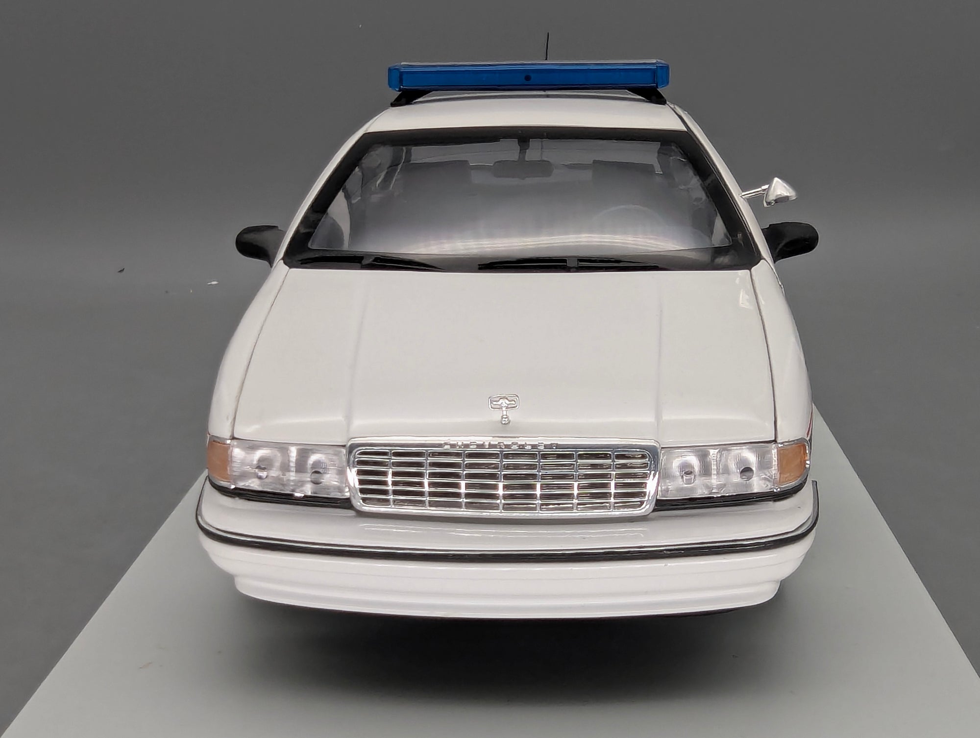 Modellautos 1:18 UT Models 21053 Chevrolet Caprice Asheville Police Car mit OVP