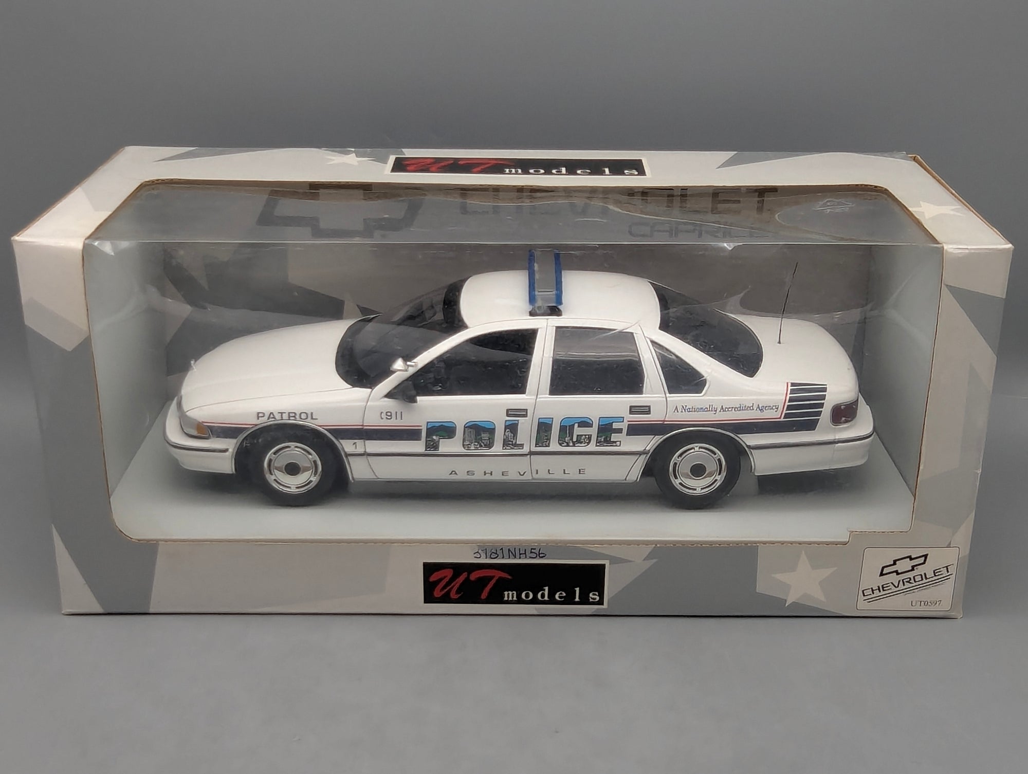 Modellautos 1:18 UT Models 21053 Chevrolet Caprice Asheville Police Car mit OVP