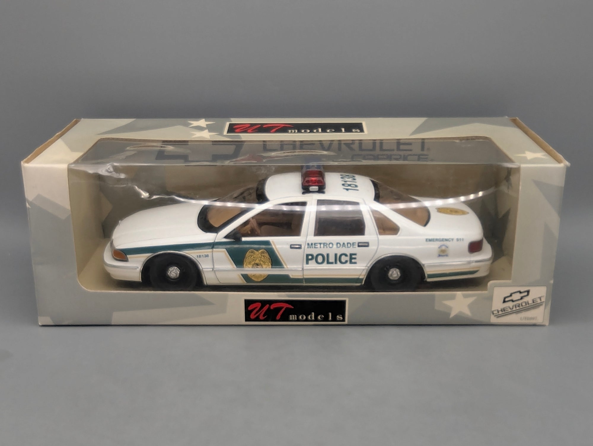 Modellautos 1:18 UT Models 21024 Chevrolet Caprice Metro Dade Police Car mit OVP