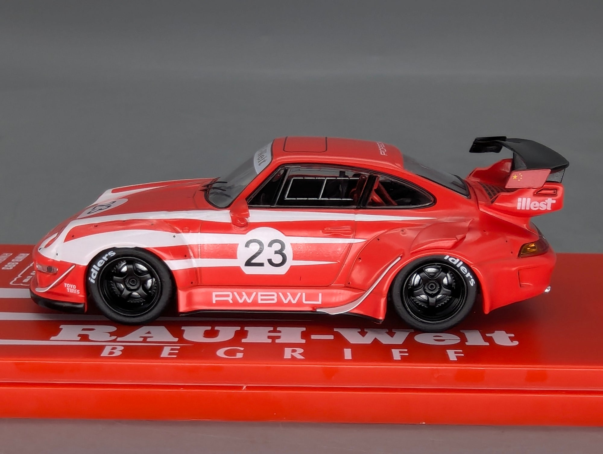 Model Cars 1:43 Minichamps Mercedes Benz SL65 AMG Black Series Silver with original packaging