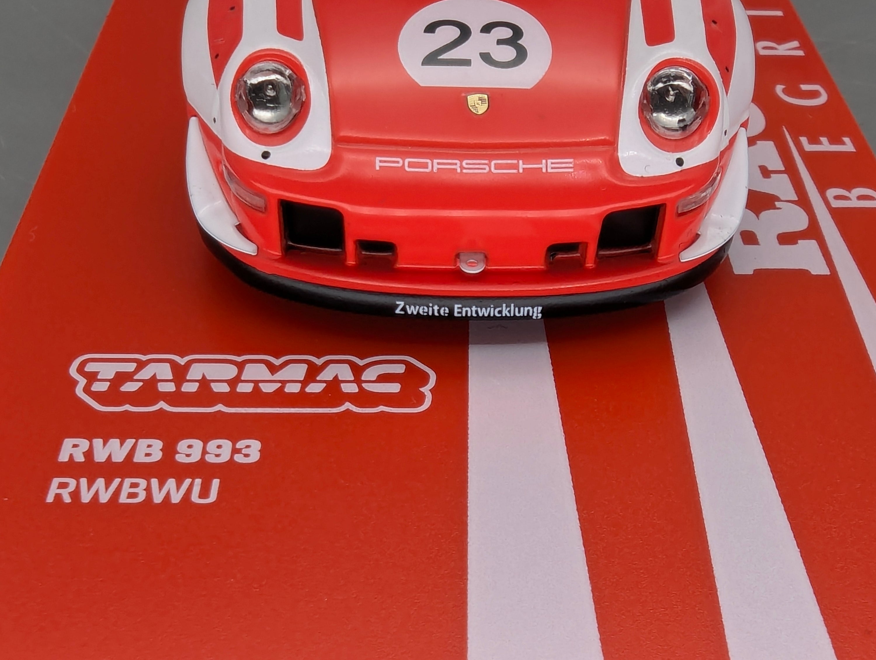 Model Cars 1:43 Minichamps Mercedes Benz SL65 AMG Black Series Silver with original packaging