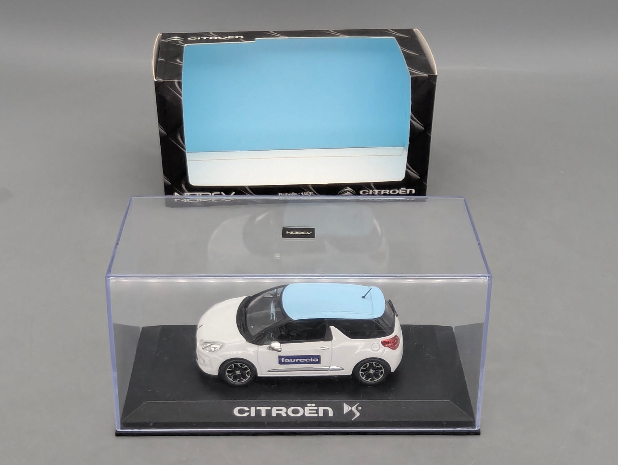 Modellautos 1:43 Norev Citroen DS3 Weiß mit blauem Dach 2010 Faurecia mit OVP