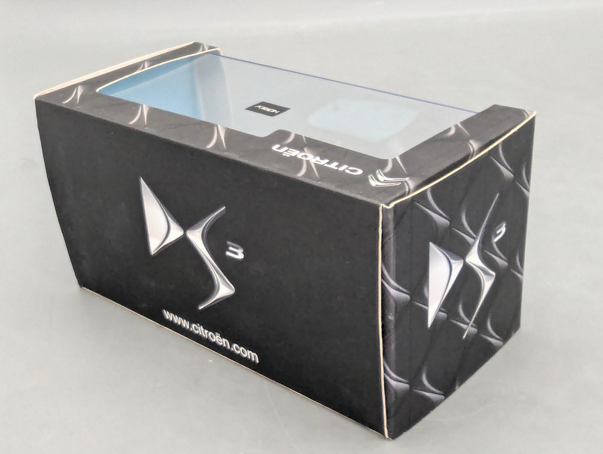 Modellautos 1:43 Norev Citroen DS3 Weiß mit blauem Dach 2010 Faurecia mit OVP