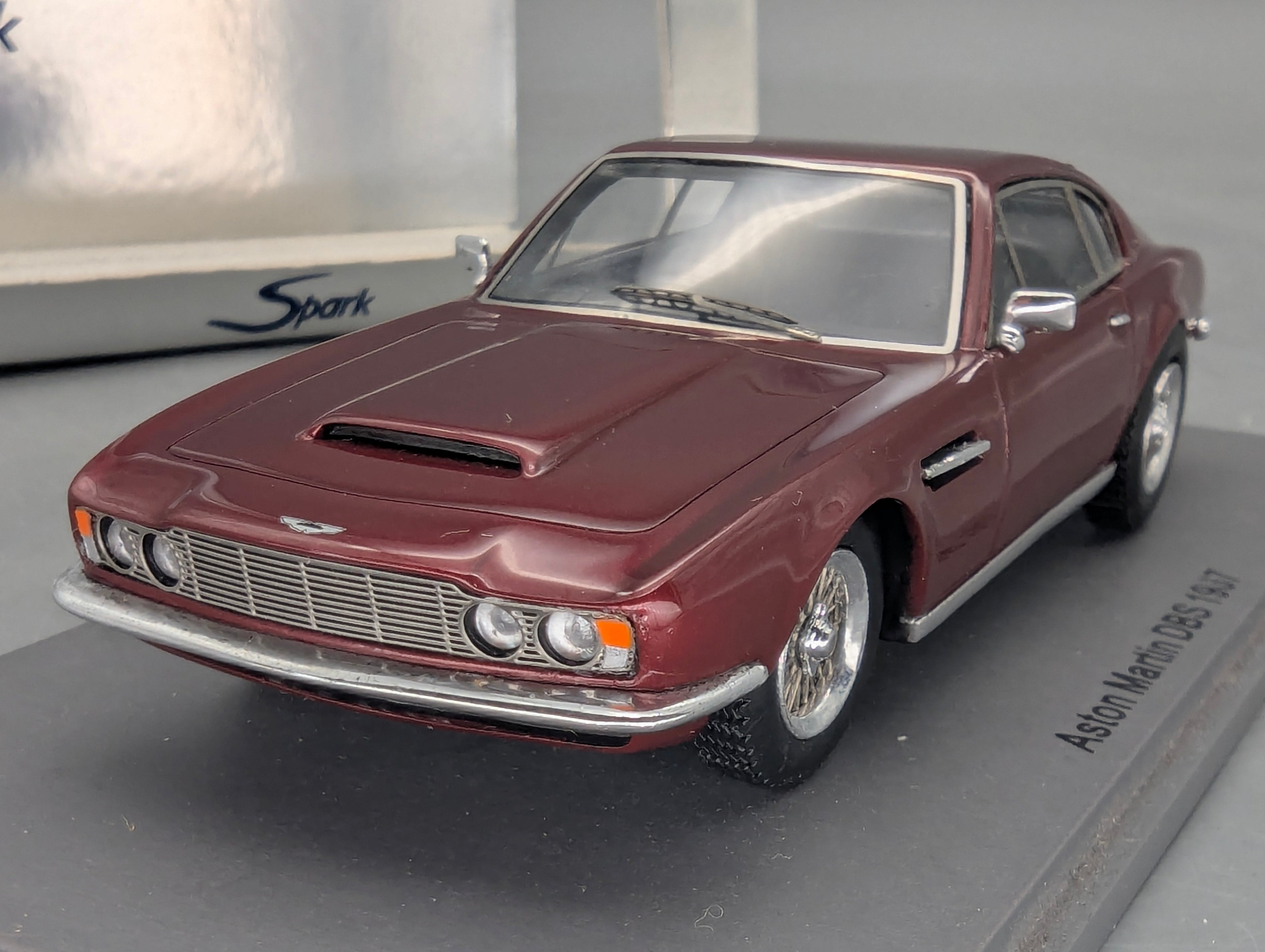 Modellautos 1:43 Spark S0573 Aston Martin DBS 1967 Windsor Red mit OVP