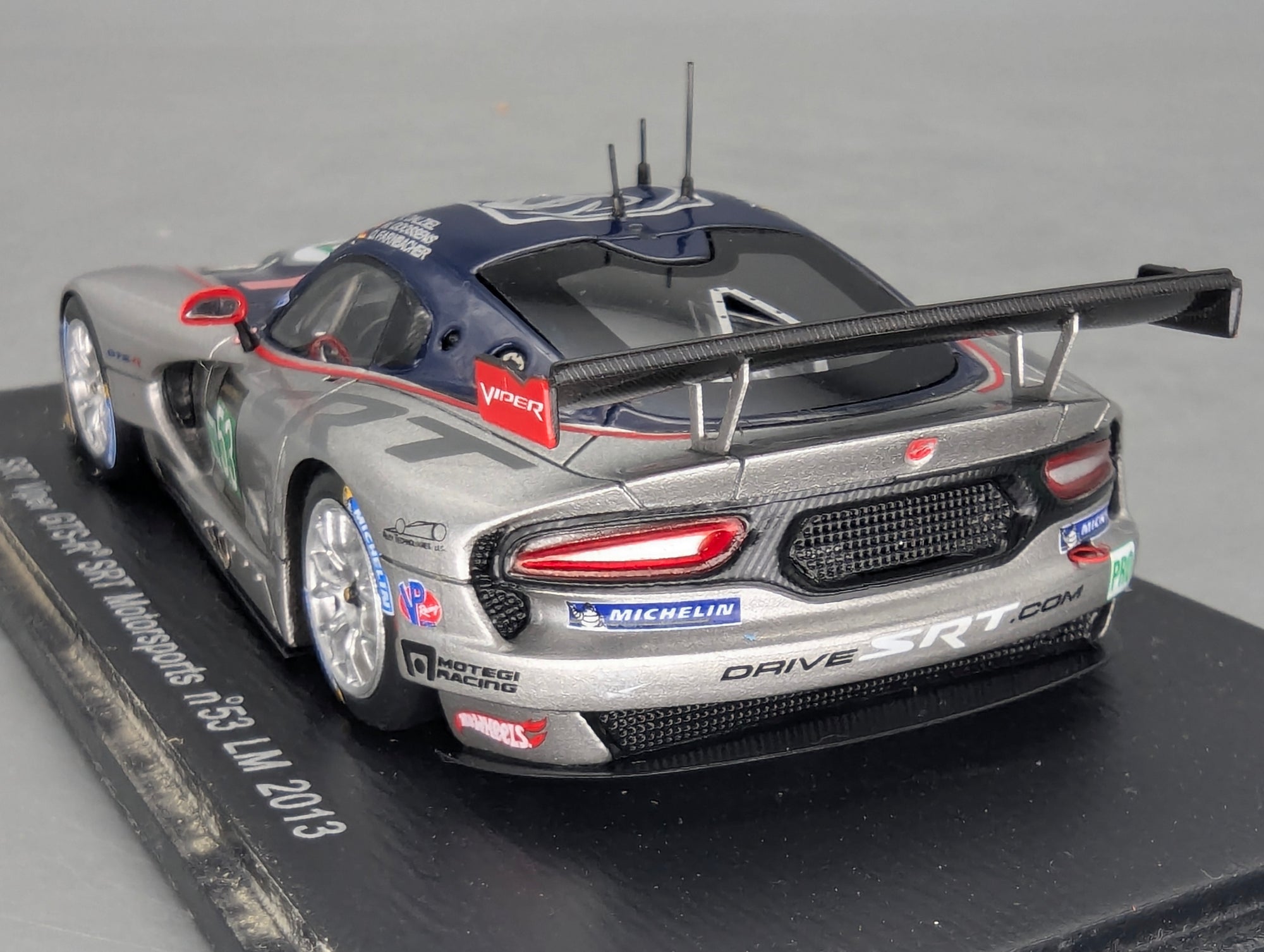 Modellautos 1:43 Spark S3766 Viper GTS-R SRT 24h Le Mans 2013 #53 mit OVP