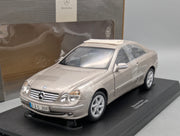 Modellautos 1:18 Kyosho Mercedes Benz CLK Class 240 Coupe mit Dealer OVP