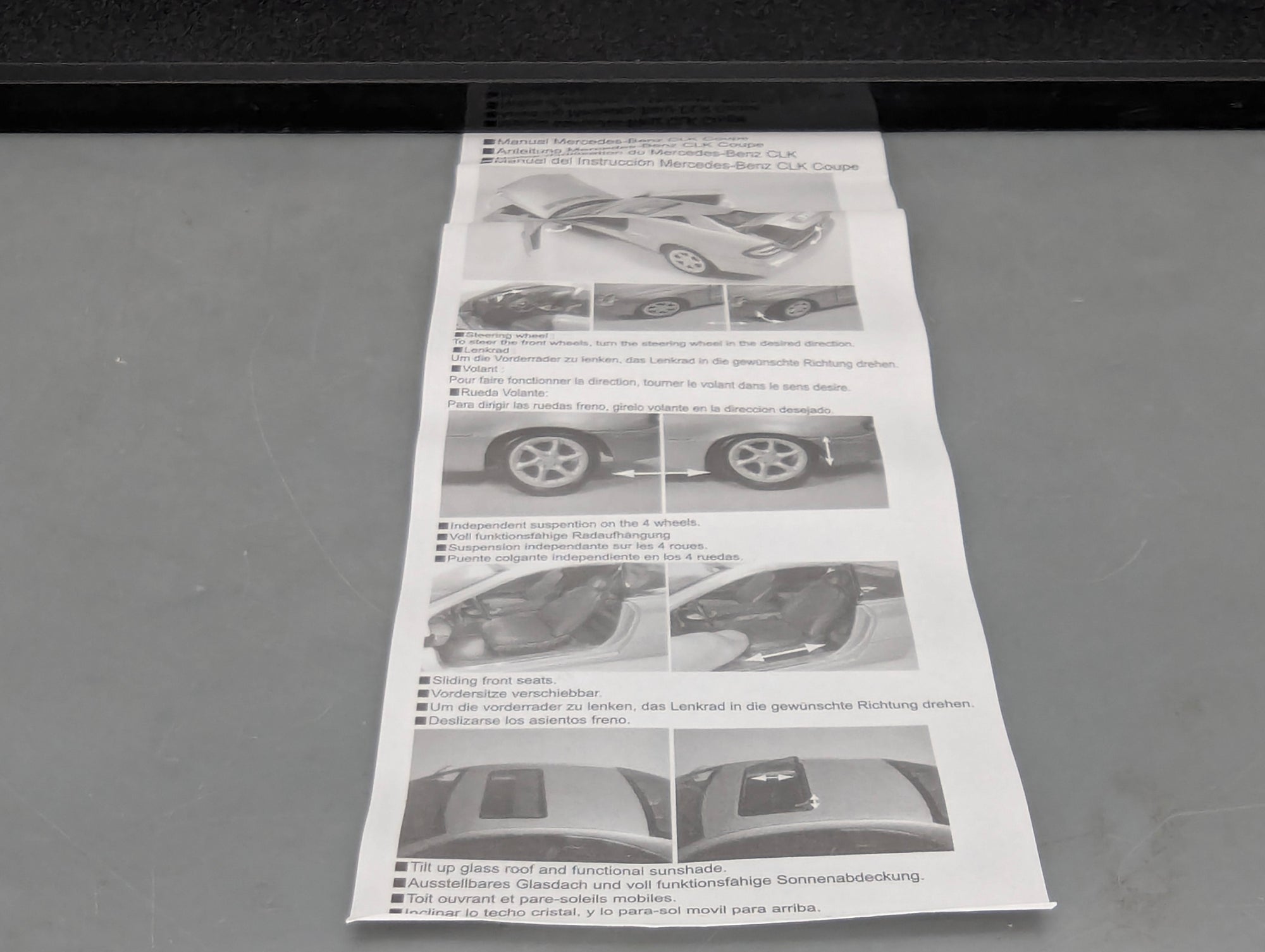 Modellautos 1:18 Kyosho Mercedes Benz CLK Class 240 Coupe mit Dealer OVP