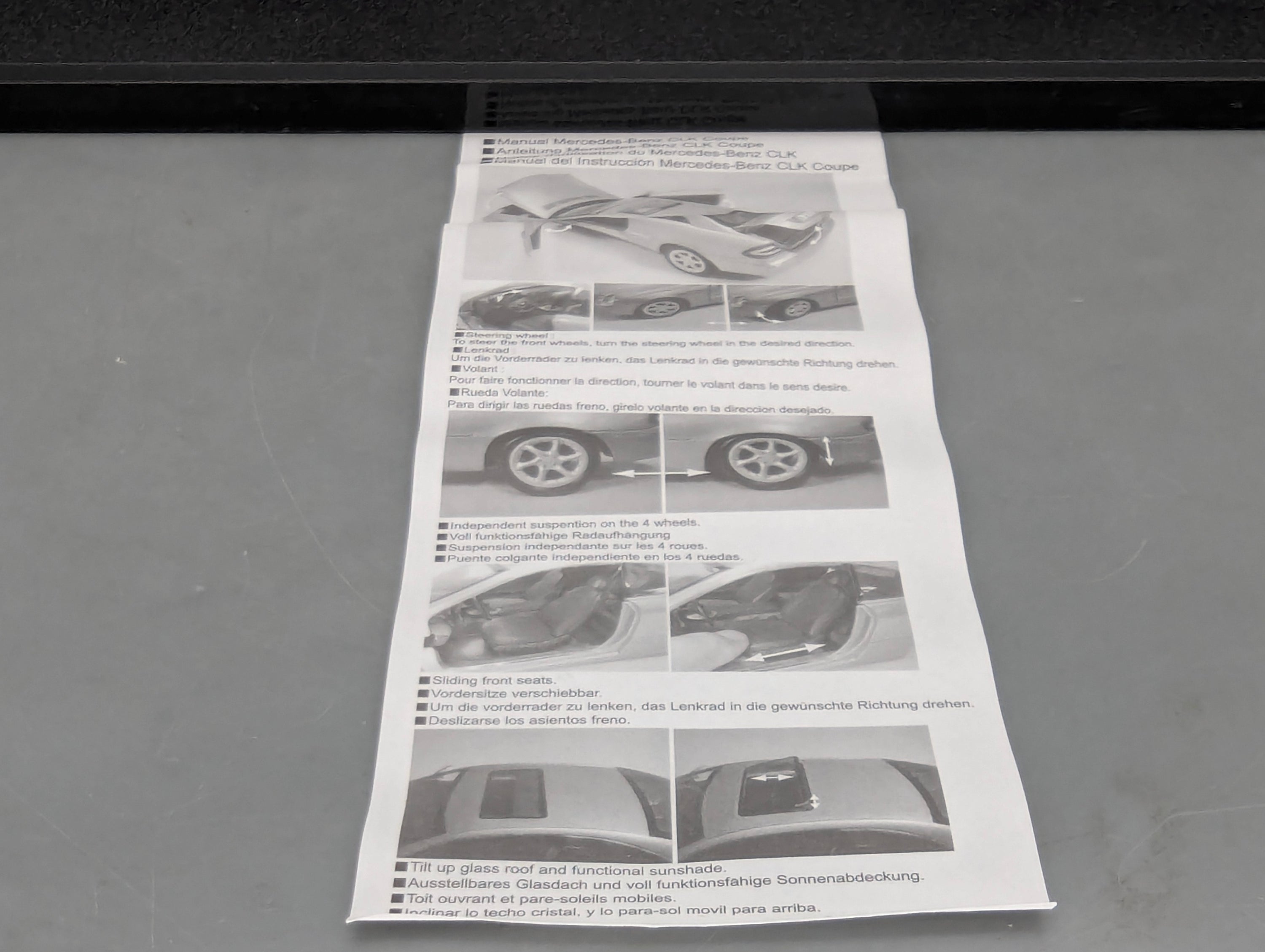 Modellautos 1:18 Kyosho Mercedes Benz CLK Class 240 Coupe mit Dealer OVP
