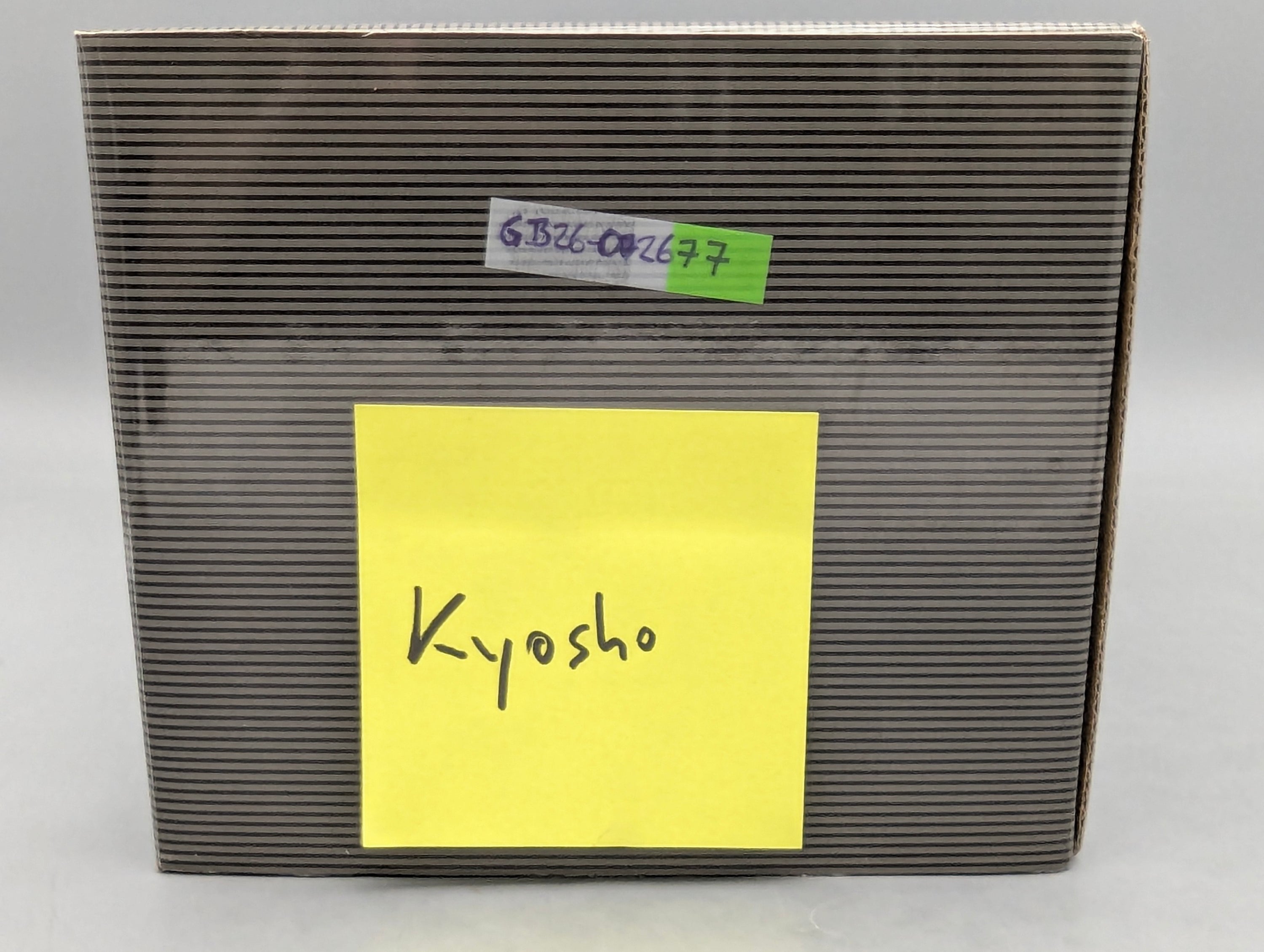 Modellautos 1:18 Kyosho Mercedes Benz CLK Class 240 Coupe mit Dealer OVP
