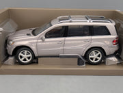 Modellautos 1:18 Minichamps Mercedes-Benz GL-Klasse Tansanit Silber mit Dealer OVP