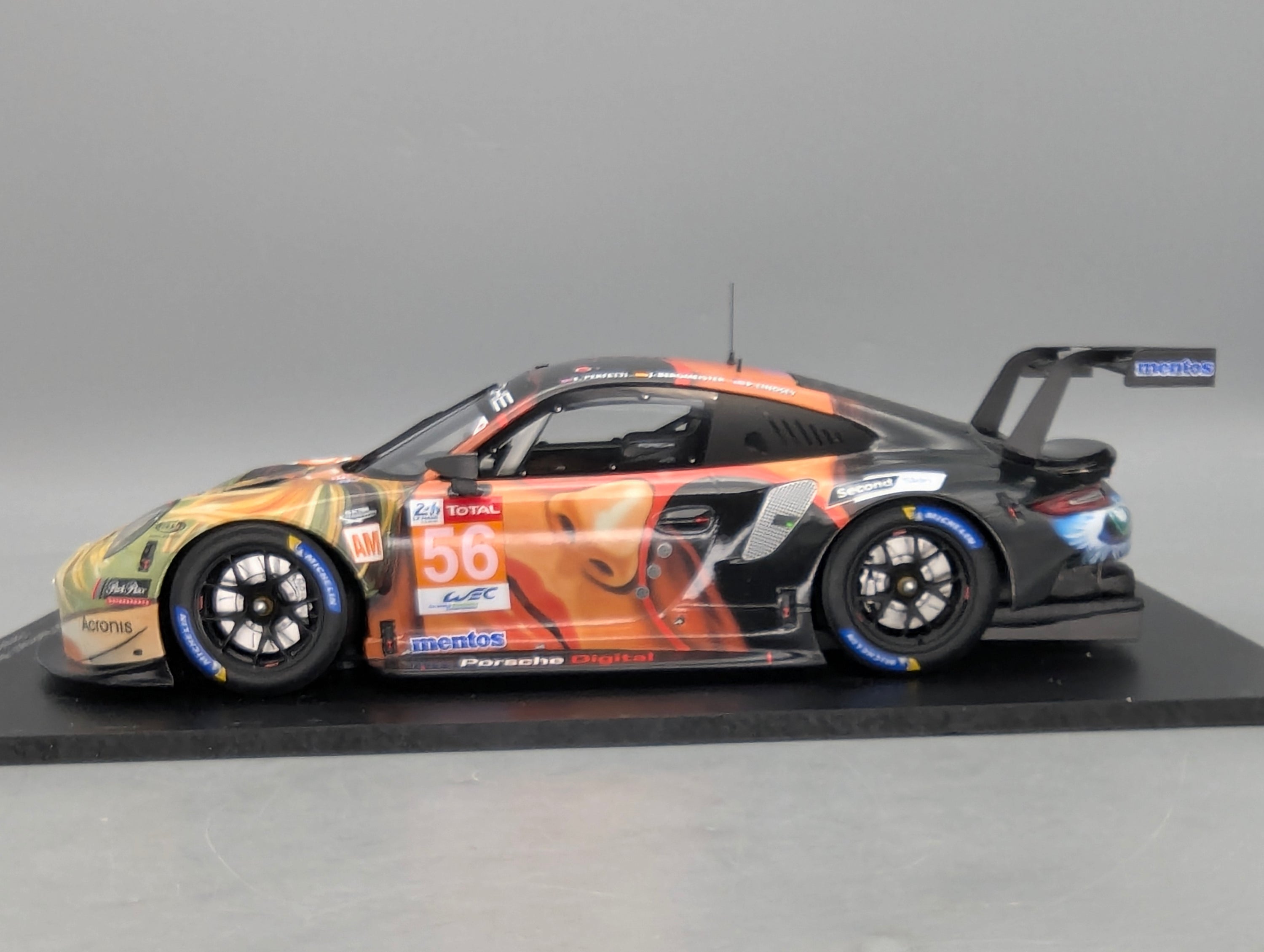 Model Cars 1:43 Minichamps Mercedes Benz SL65 AMG Black Series Silver with original packaging
