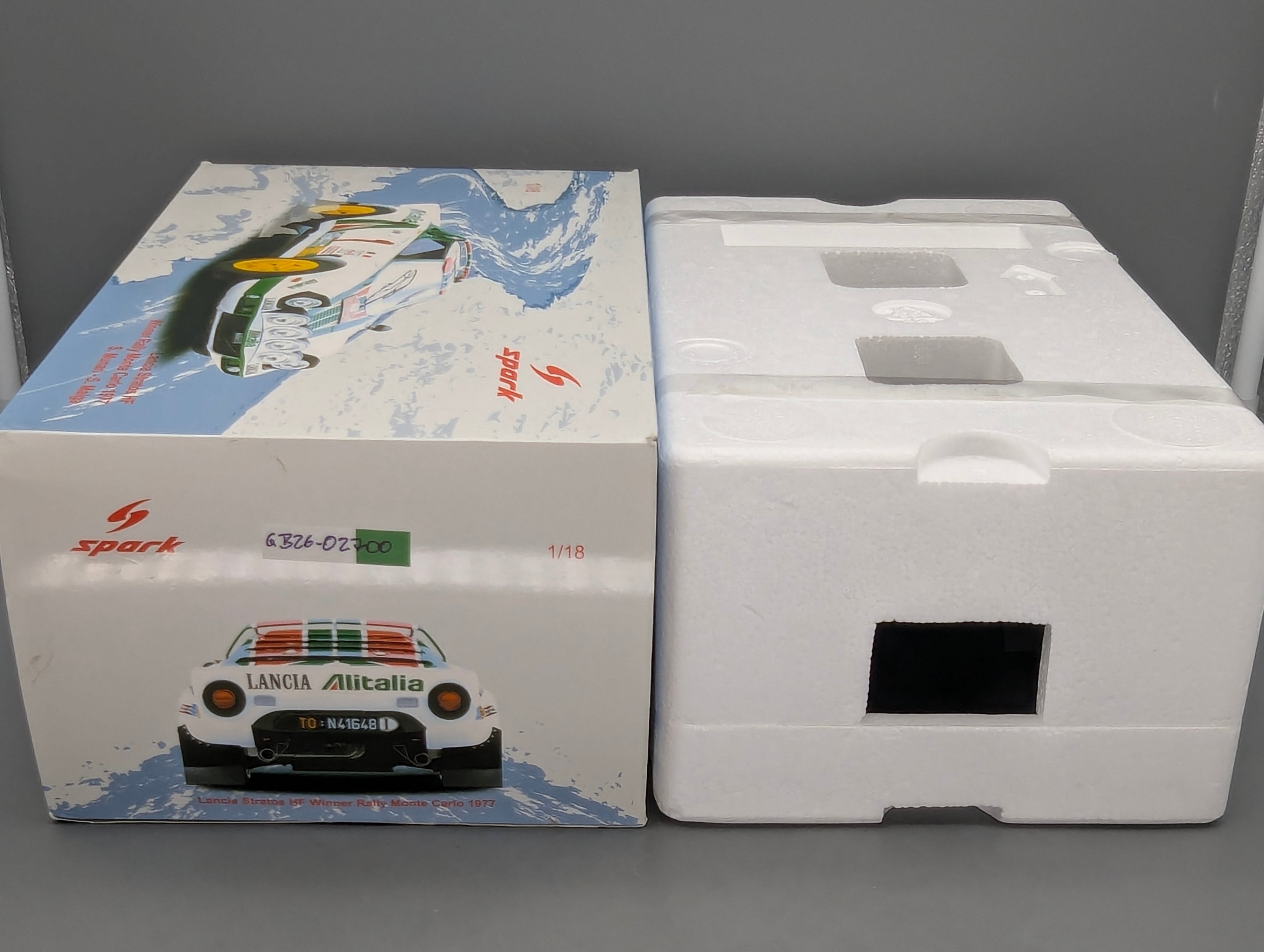 Model Cars 1:43 Minichamps Mercedes Benz SL65 AMG Black Series Silver with original packaging