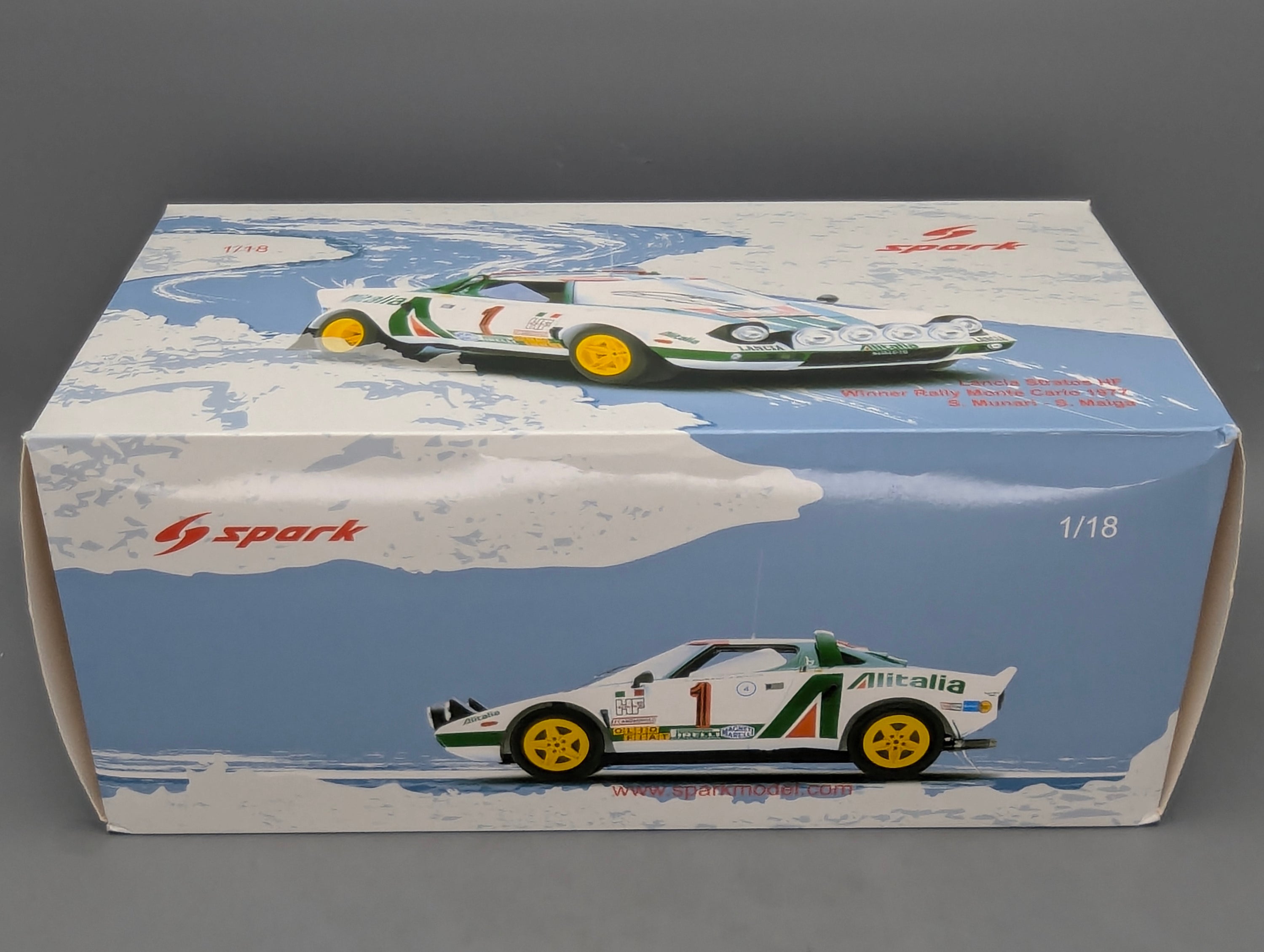 Model Cars 1:43 Minichamps Mercedes Benz SL65 AMG Black Series Silver with original packaging