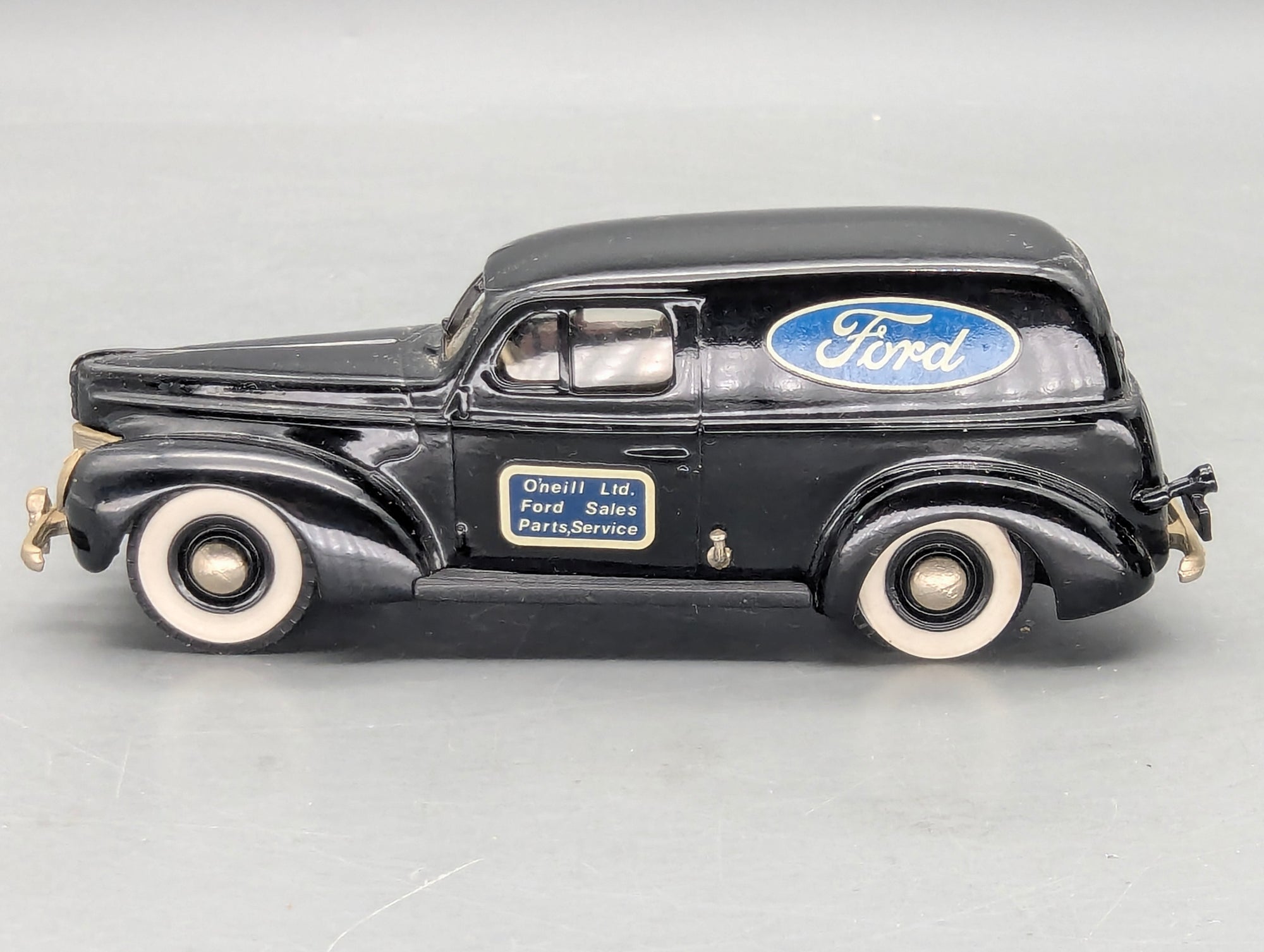 Modellautos 1:43 Brooklin Models #9 Ford Sedan Delivery Ford Service 1940 mit OVP