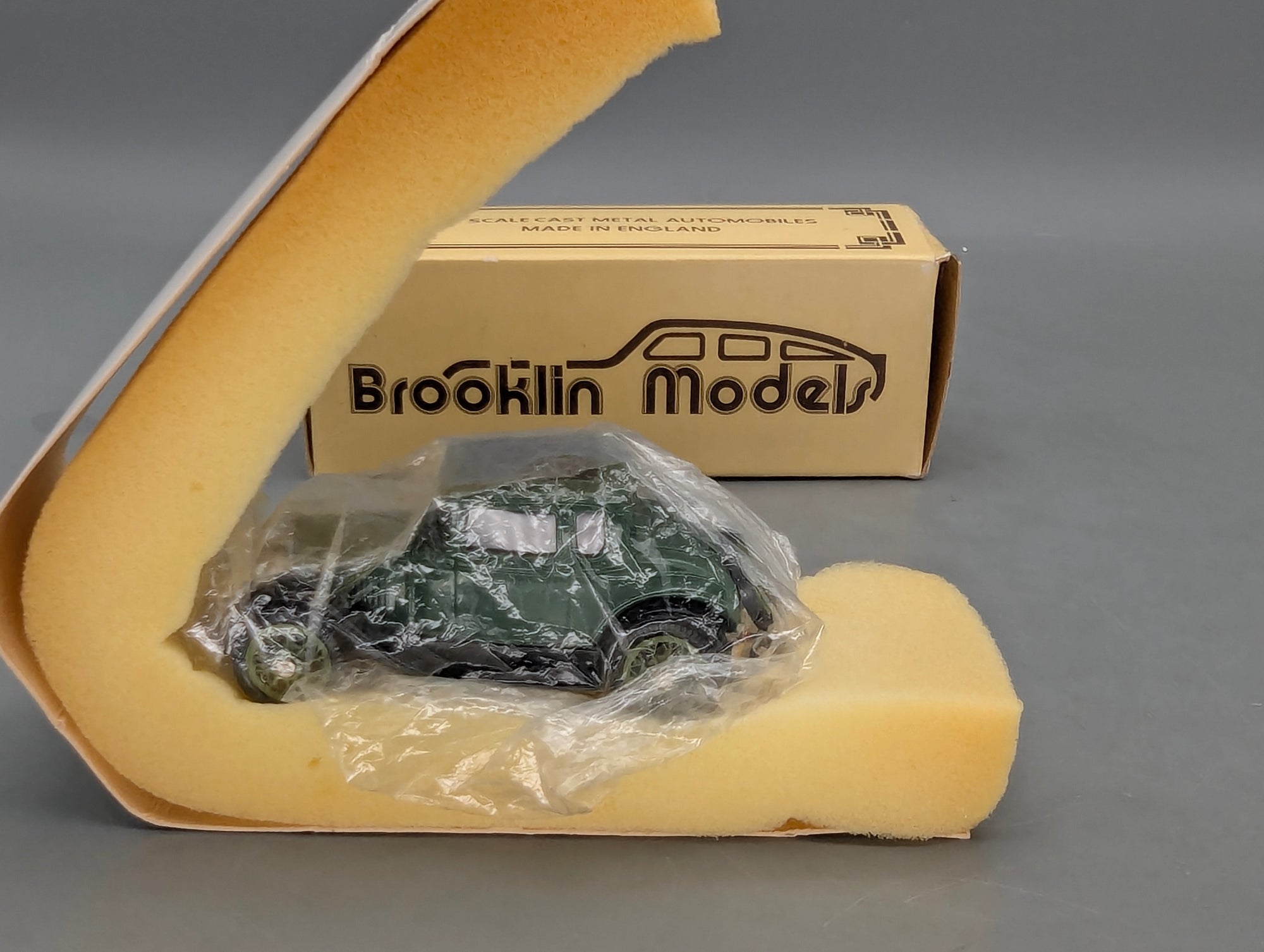 Coches a escala 1:43 Spark SB660 BMW 635 CSi 24h Spa 1985 #3 con embalaje original