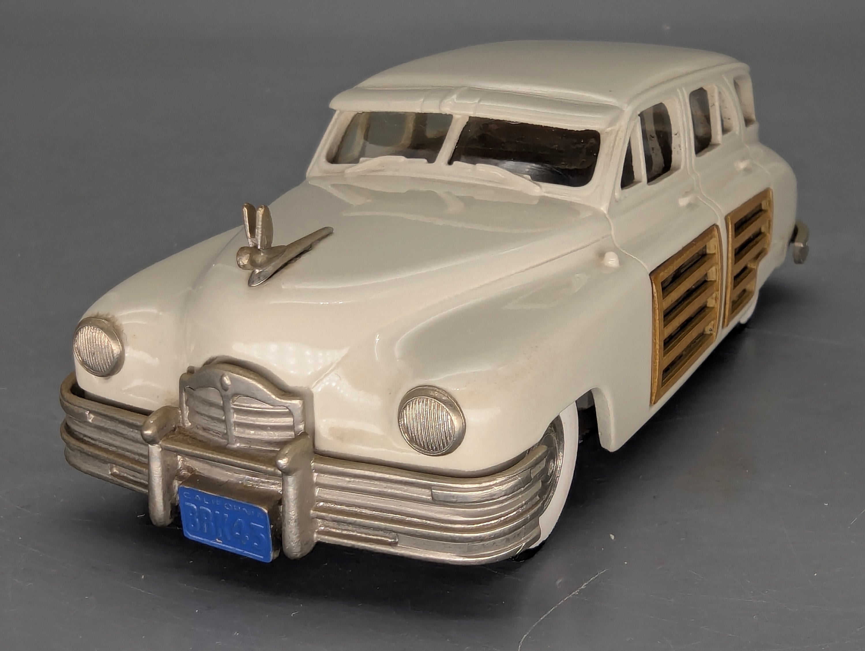 Modellautos 1:43 Brooklin Models #43 Packard Station Sedan 1948 Creme mit OVP