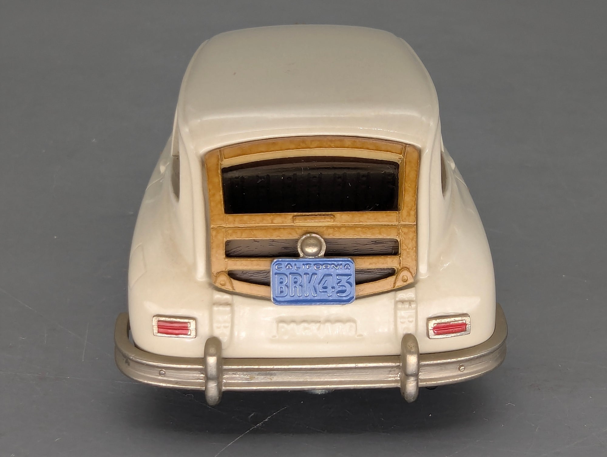 Modellautos 1:43 Brooklin Models #43 Packard Station Sedan 1948 Creme mit OVP