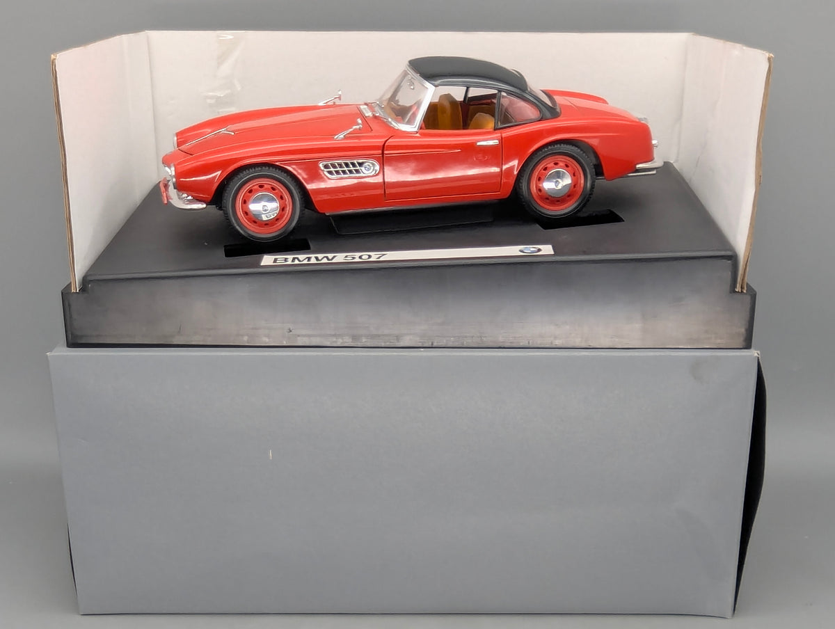 Modellautos 1:18 Revell BMW 507 Rot mit Dealer OVP