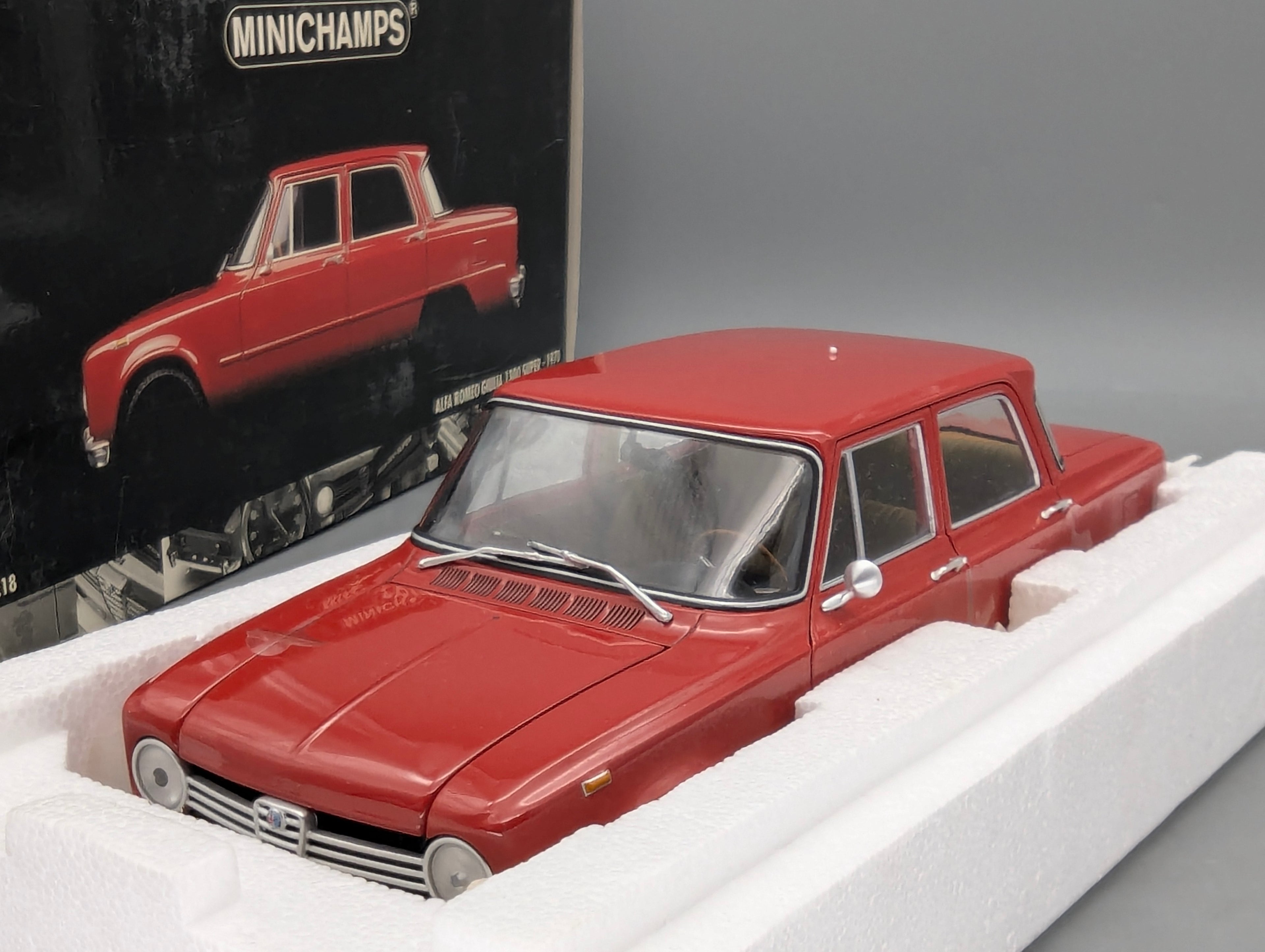 Coches en miniatura 1:43 Minichamps Mercedes Benz SL65 AMG Black Series Plata con embalaje original