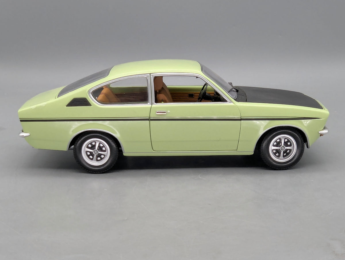 Modellautos 1:18 Minichamps Opel Kadett C Coupe SR 1976 Grün OVP
