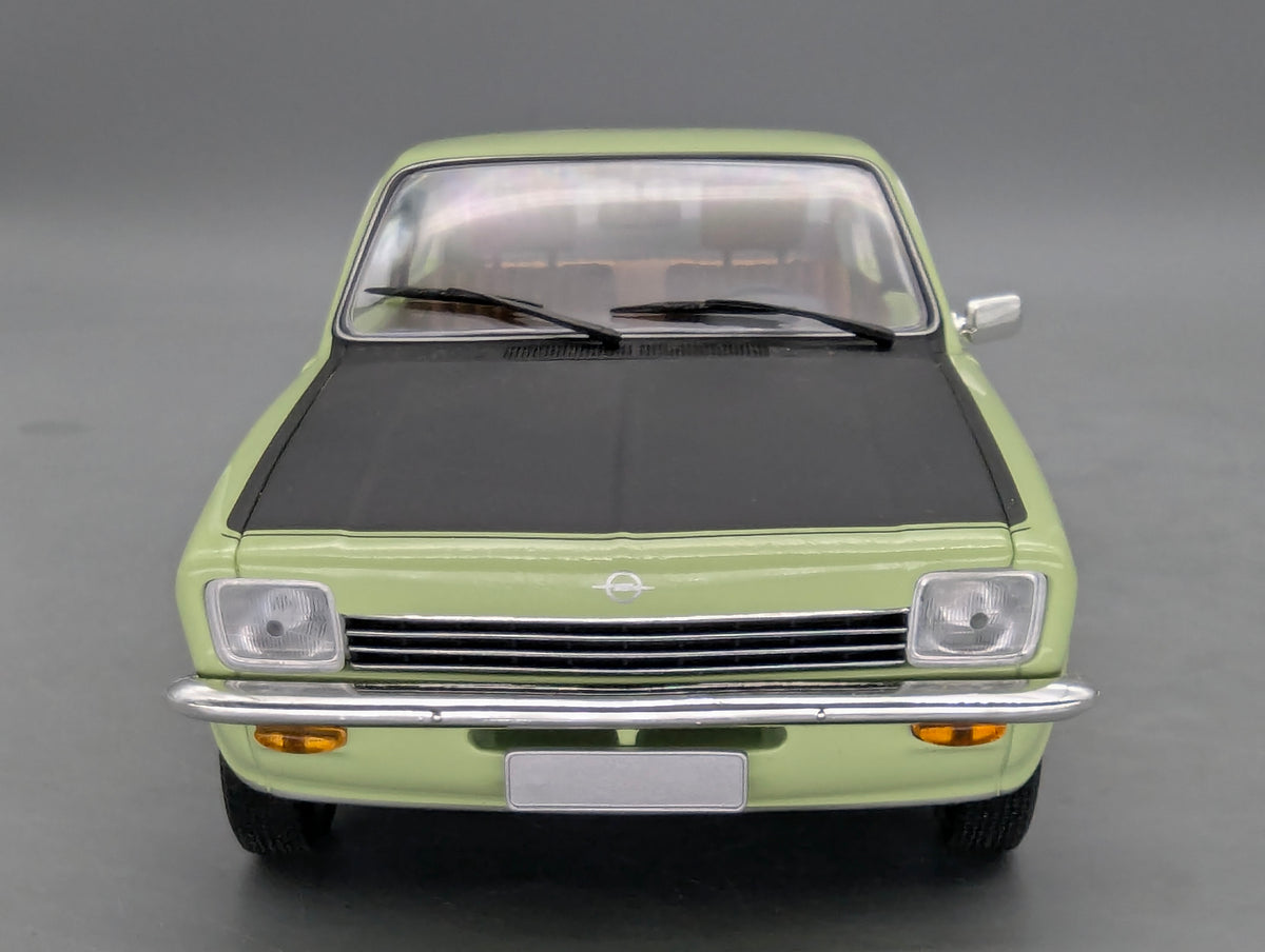 Modellautos 1:18 Minichamps Opel Kadett C Coupe SR 1976 Grün OVP